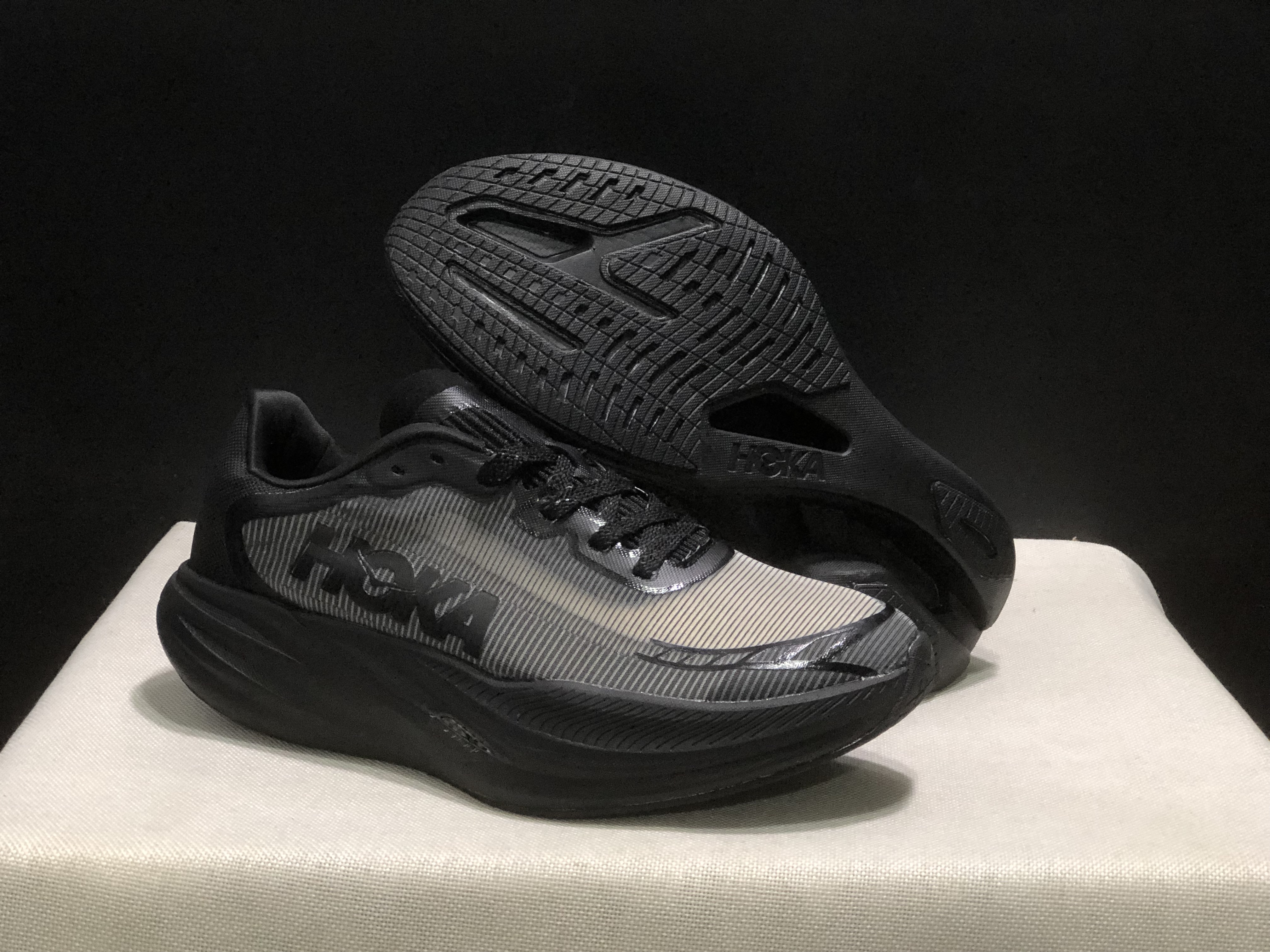 Hoka One One Cielo X1 2.0 Low-top Running Shoes Sneakers Black