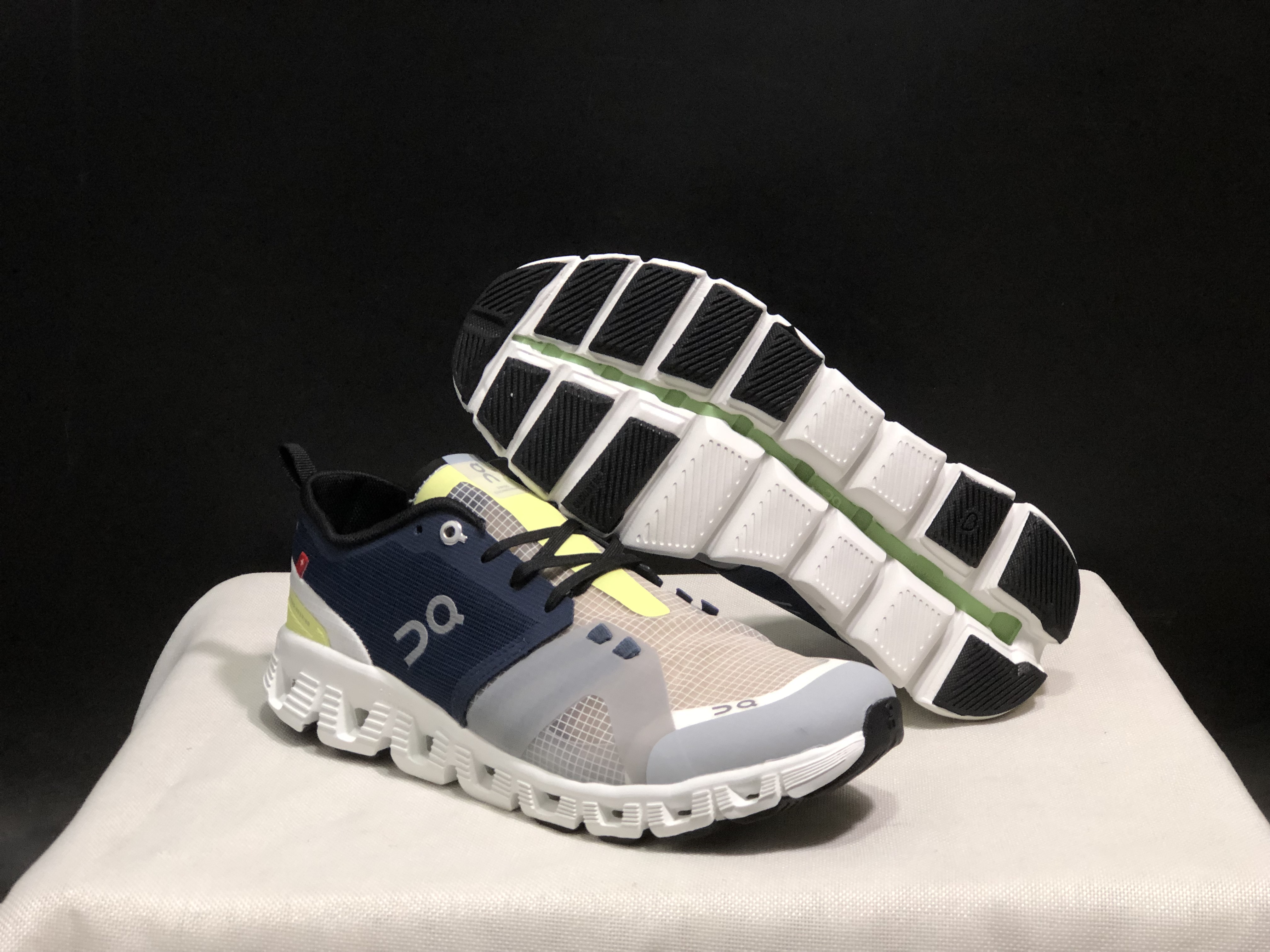 On Running Cloud X Shift Breathable And Shock-Absorbing Lightweight Running Shoes Navy/Light Grey