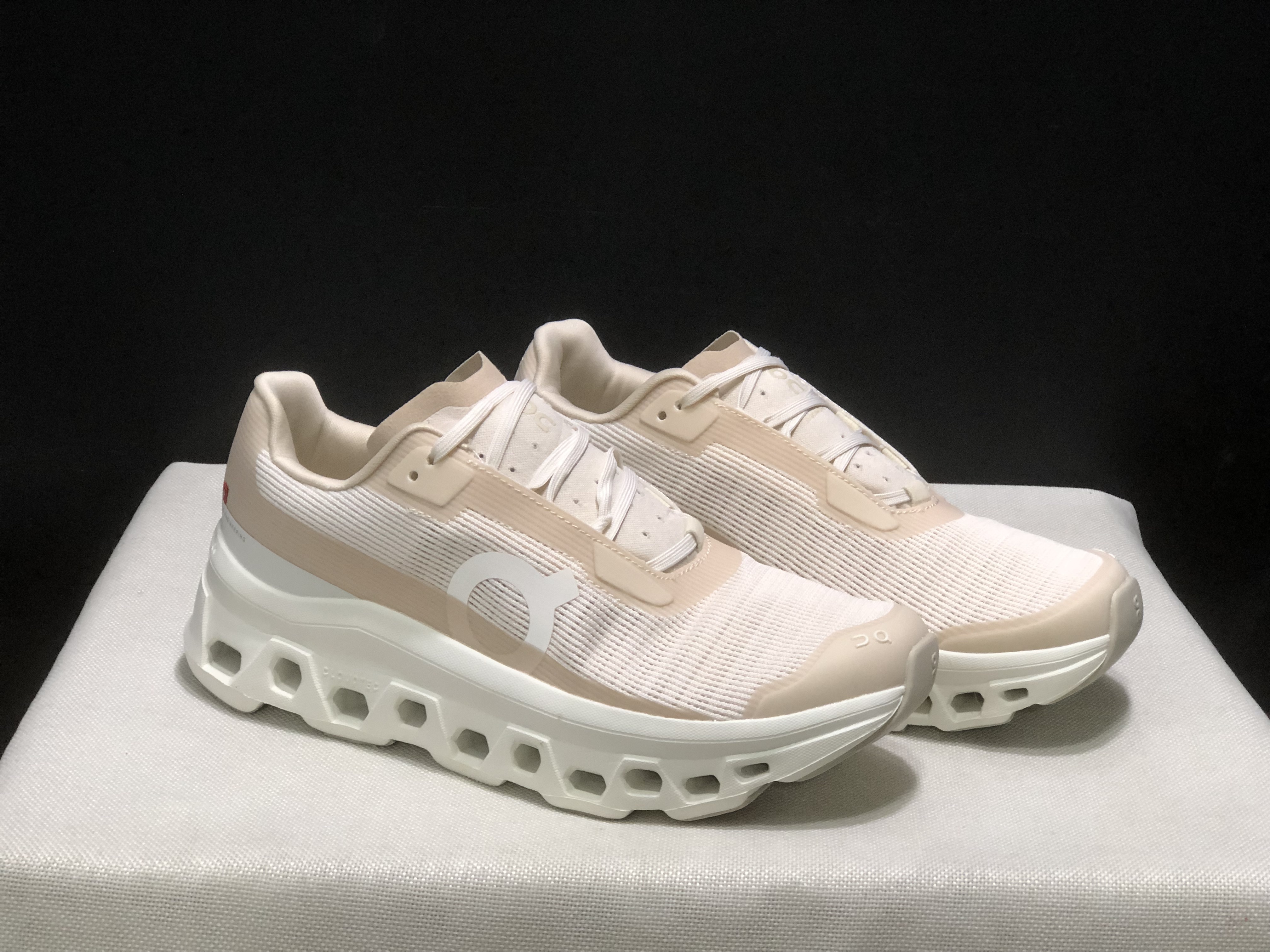 On Running Cloudmonster Void 1 M Casual Running Shoes Flesh Pink/White