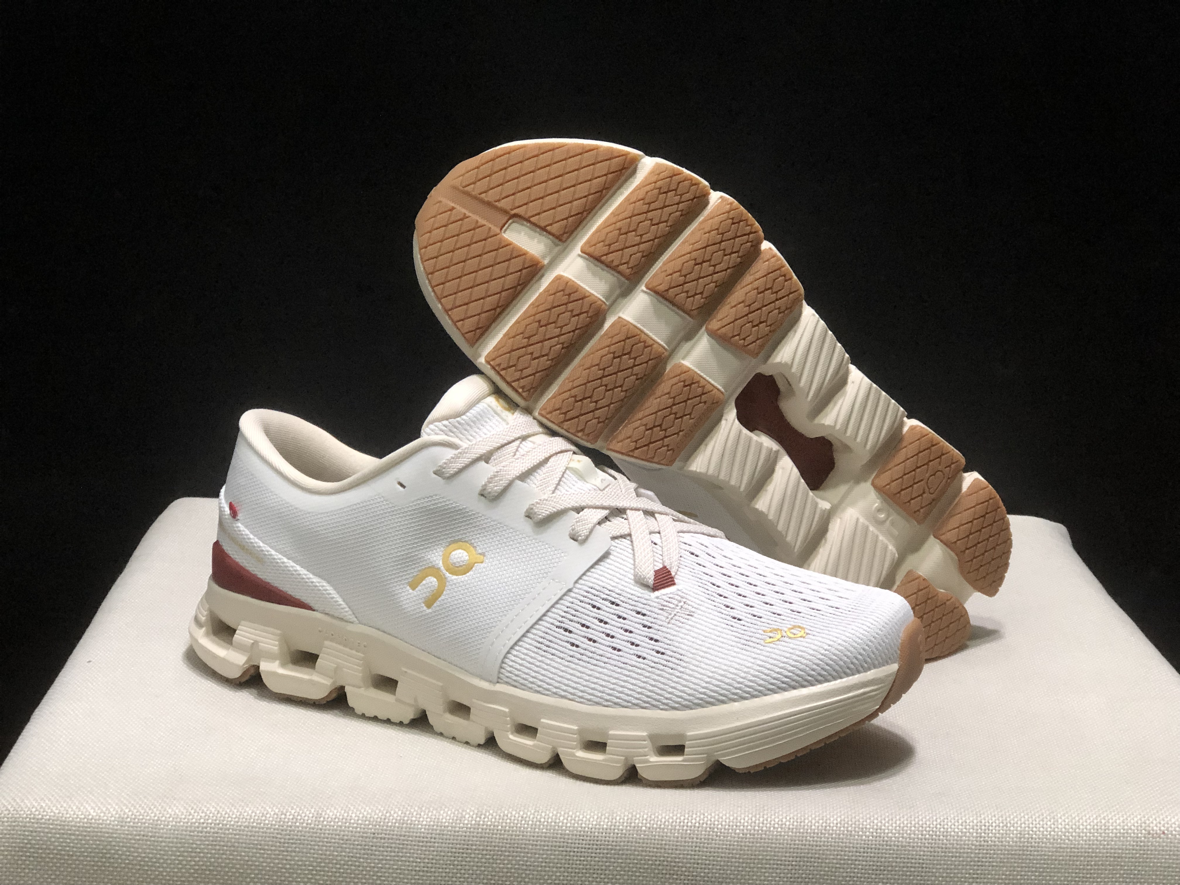 On Running Cloud X4 Comfortable Running Shoes Ivory/Cream