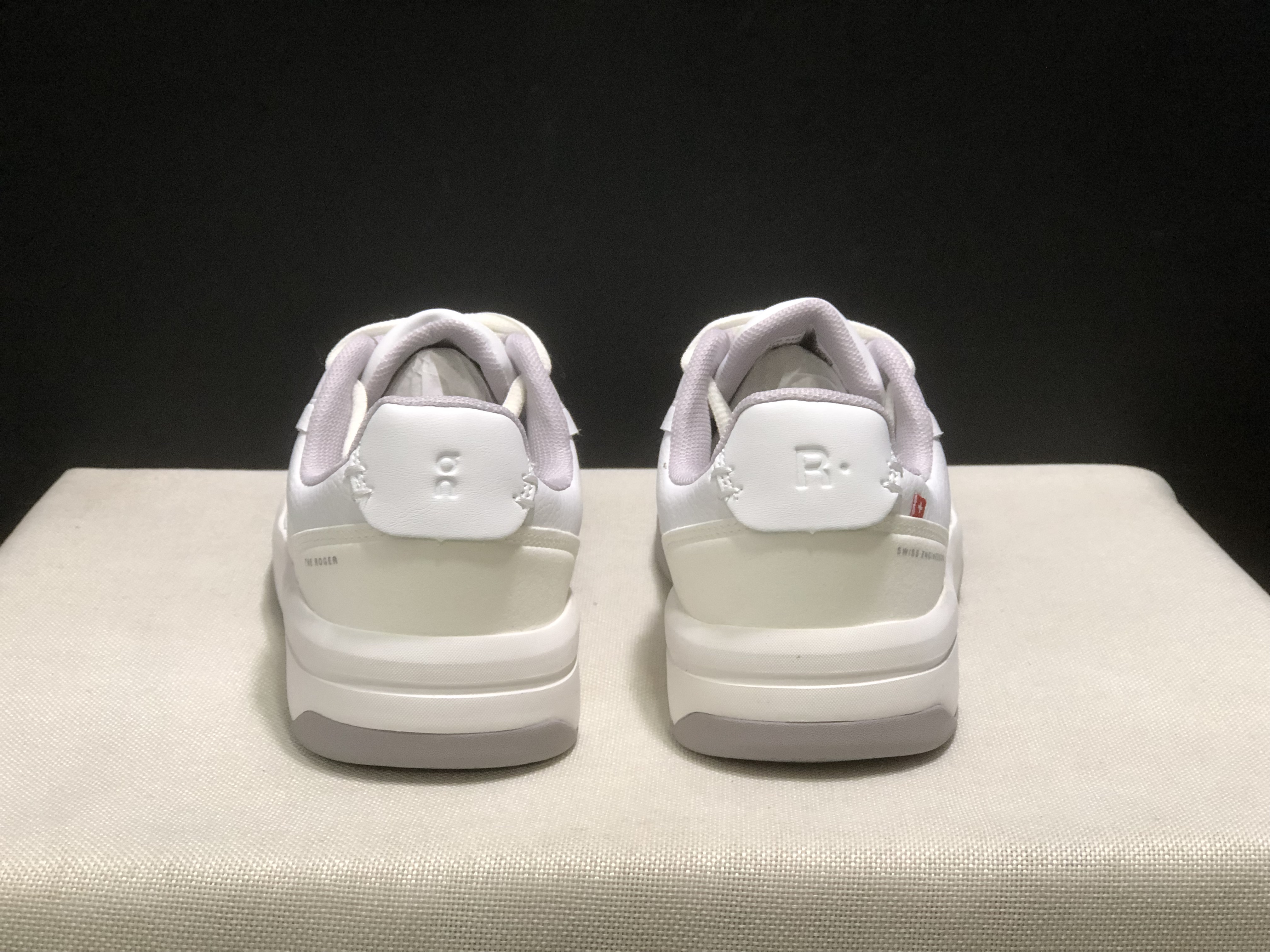 On Running The Roger Clubhouse Casual Sneakers White/Fade