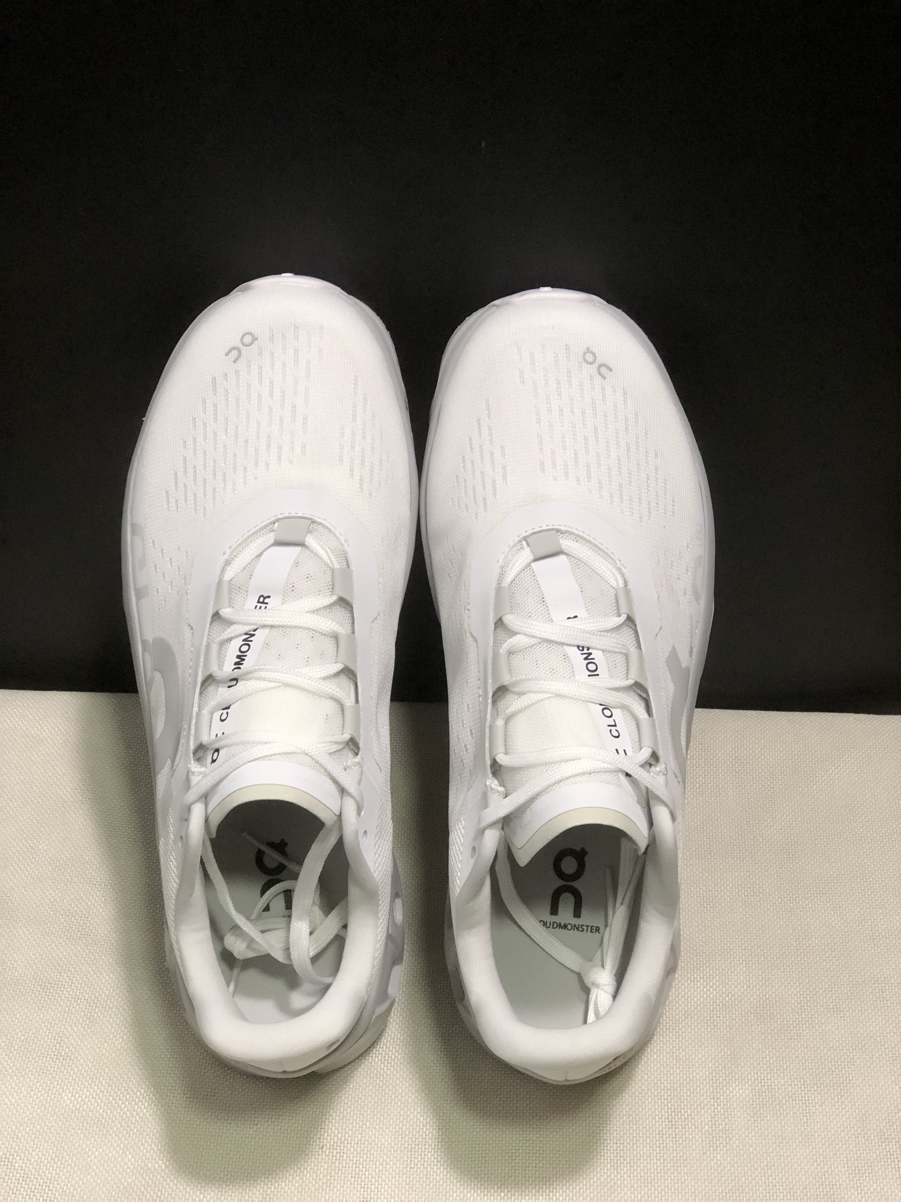 On Running Cloudmonster Anti-Slip Running Shoes White/Frost