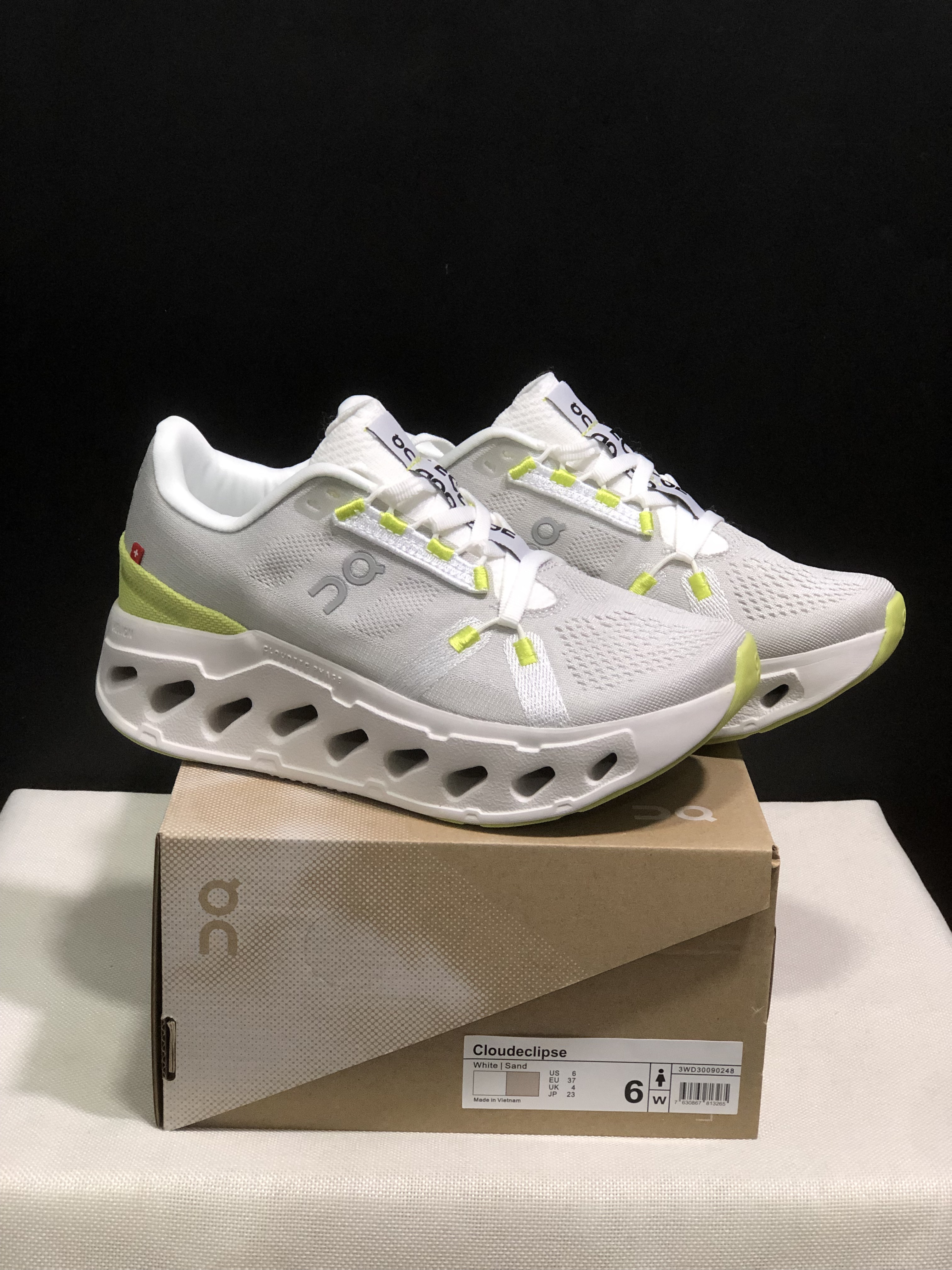 On Running Cloudeclipse Soft And Comfortable Running Shoes White/Sand