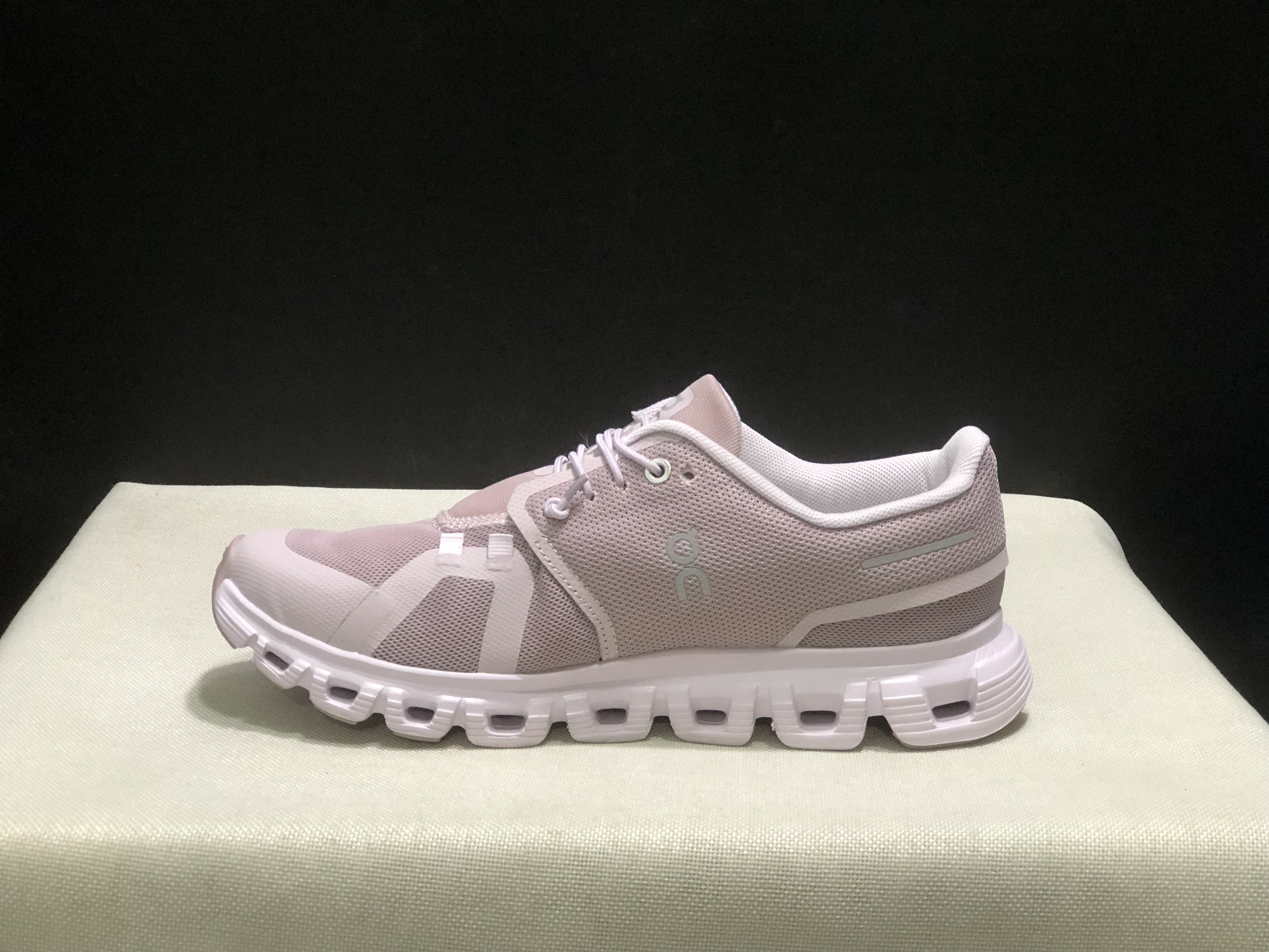 On Running Cloud 6 Casual Life Shoes Mauve
