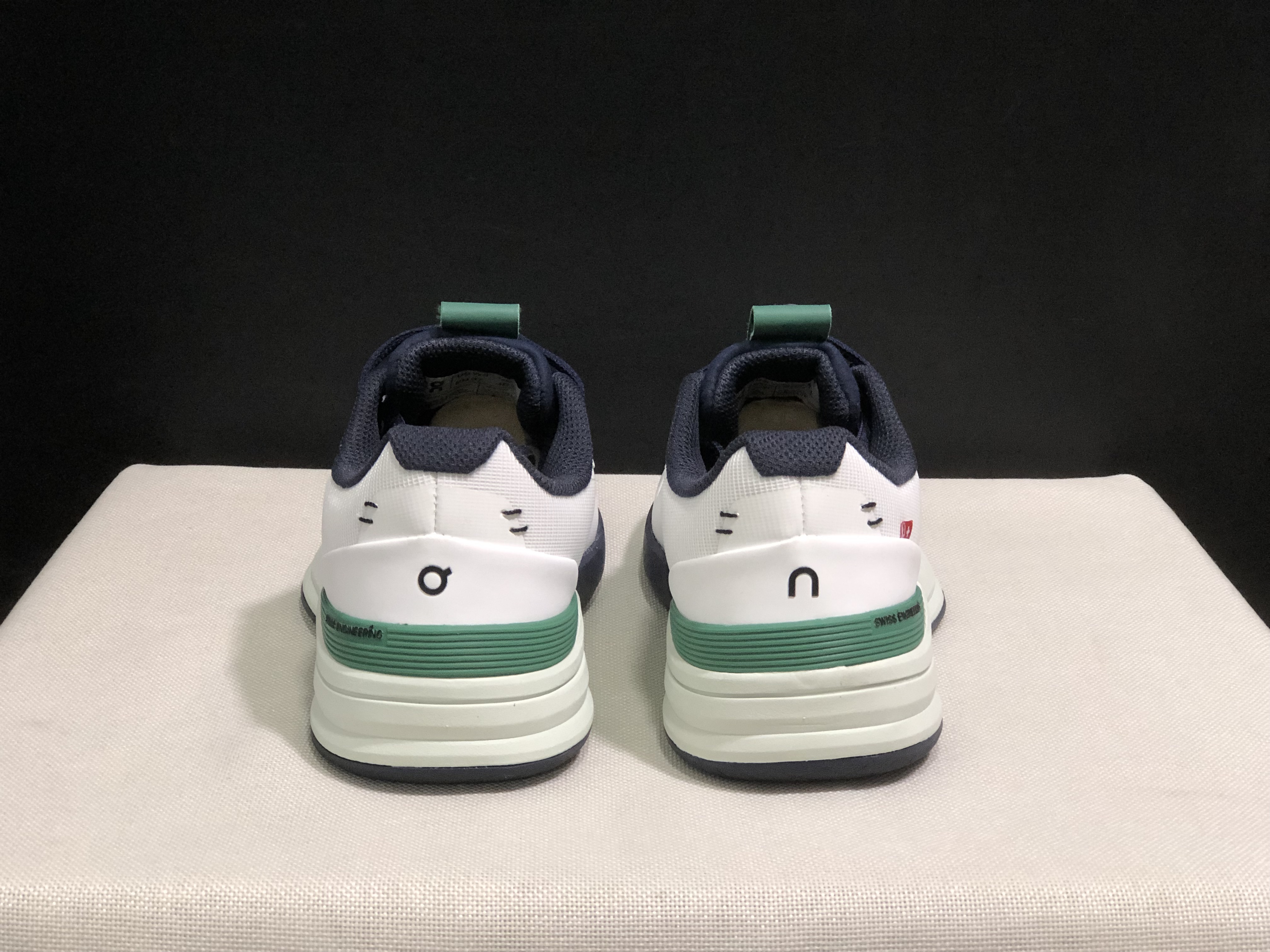 On Running The Roger Rro Durable And Breathable Tennis Shoes White/Dark Blue