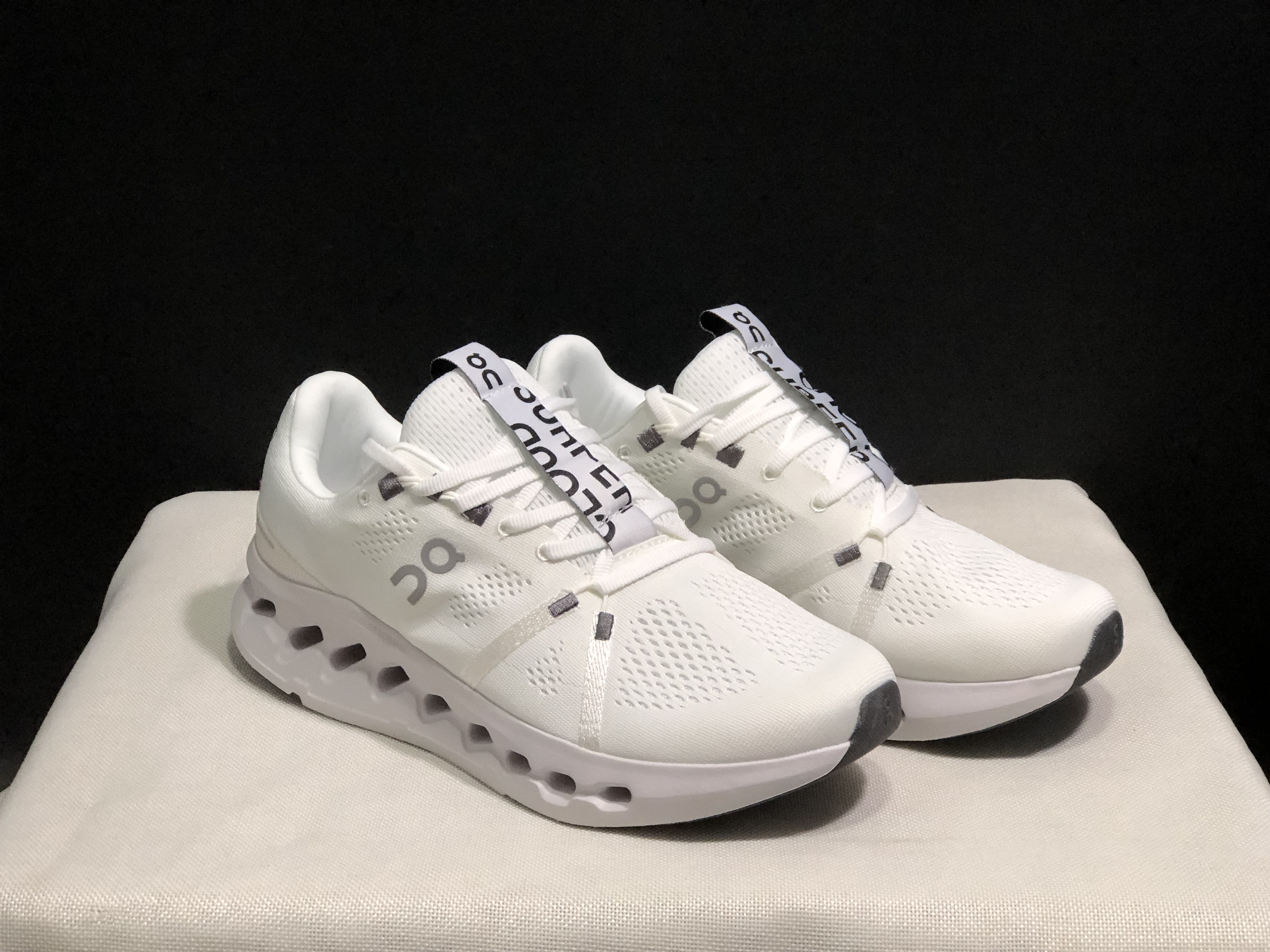 On Running Cloudsurfer Training Anti-Slip Running Shoes White