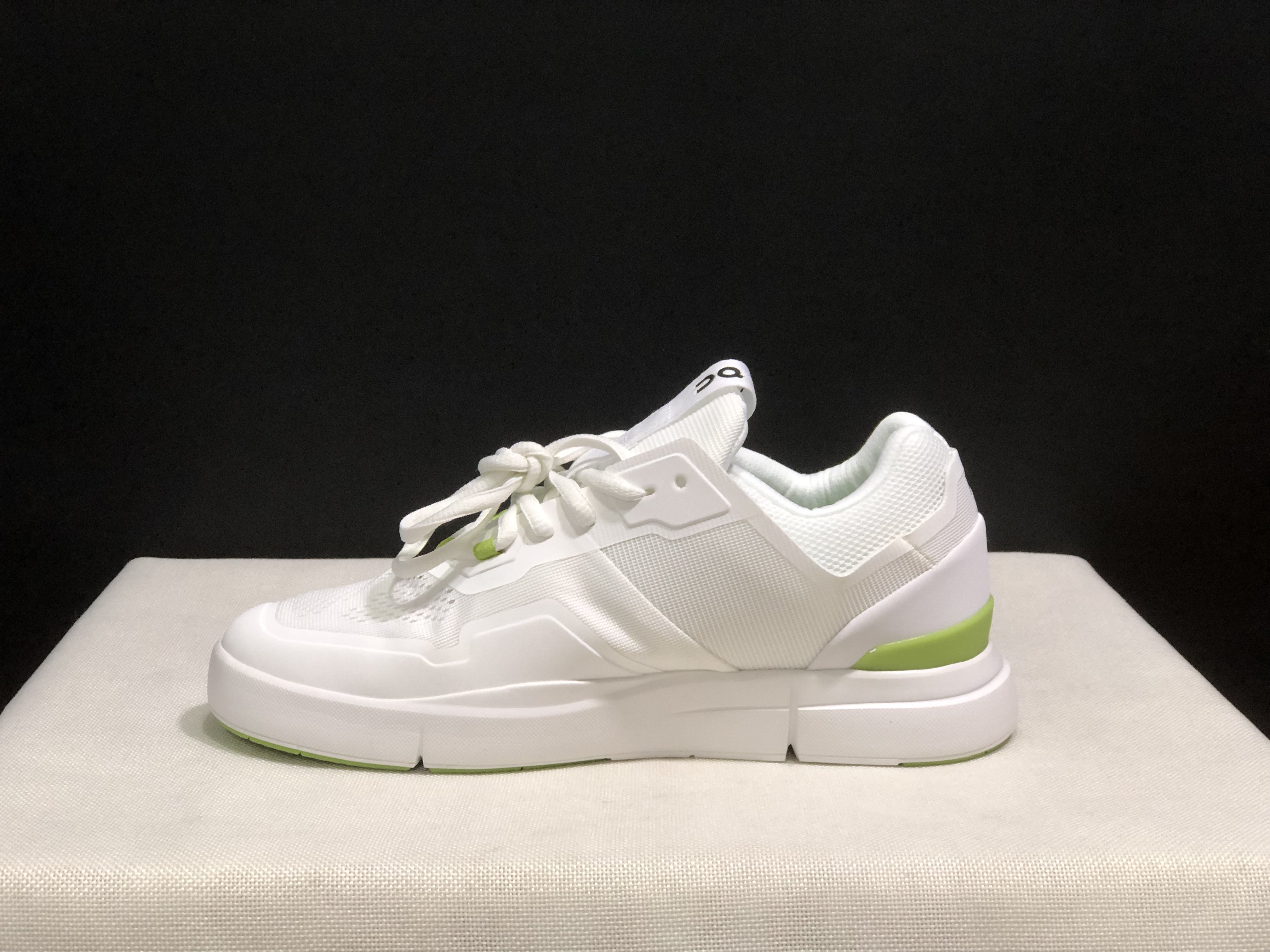 On Running The Roger Spin Breathable Mesh Sneakers White/Lemon Green