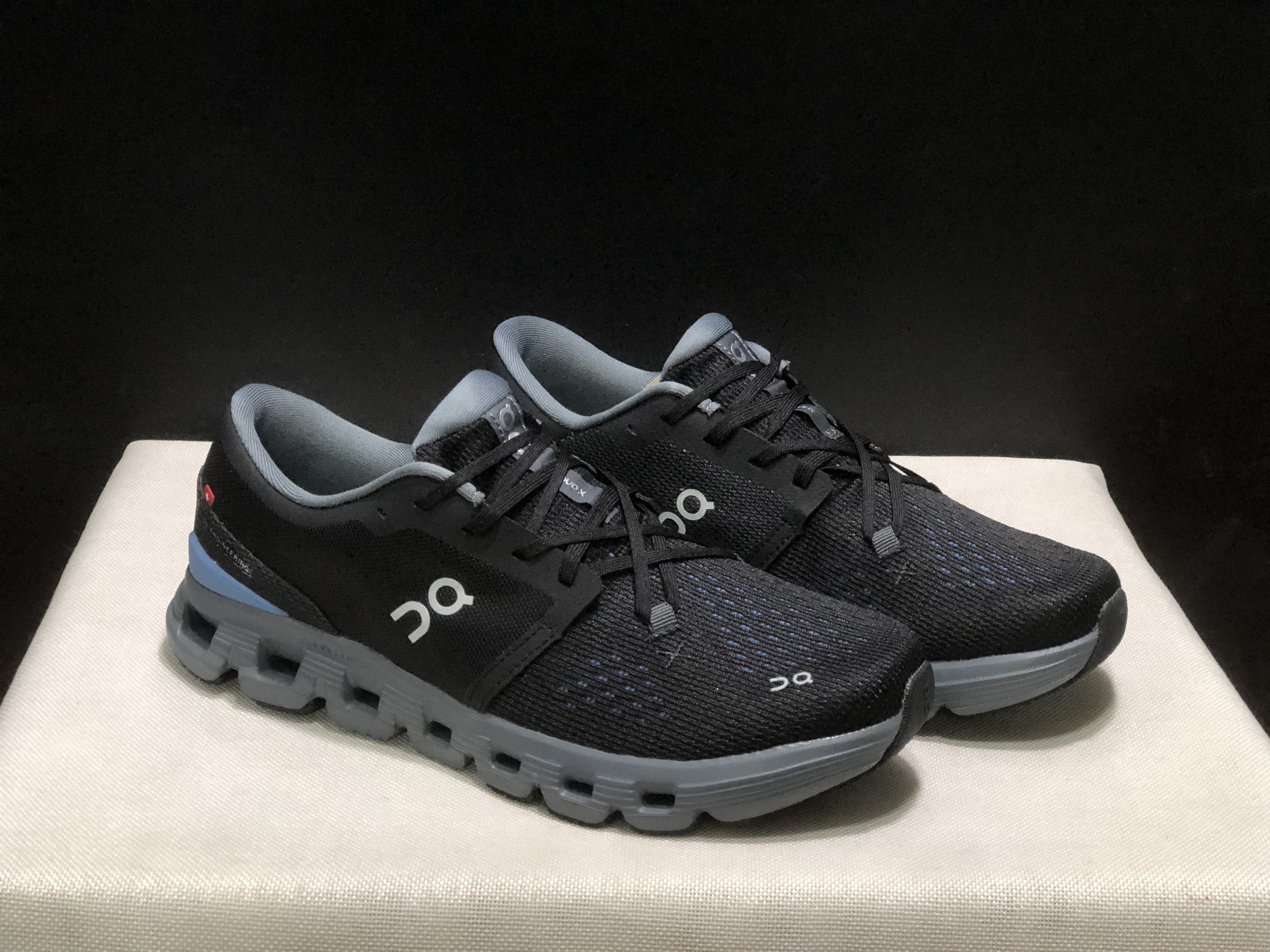 On Running Cloud X4 Comfortable Running Shoes Black/Ash