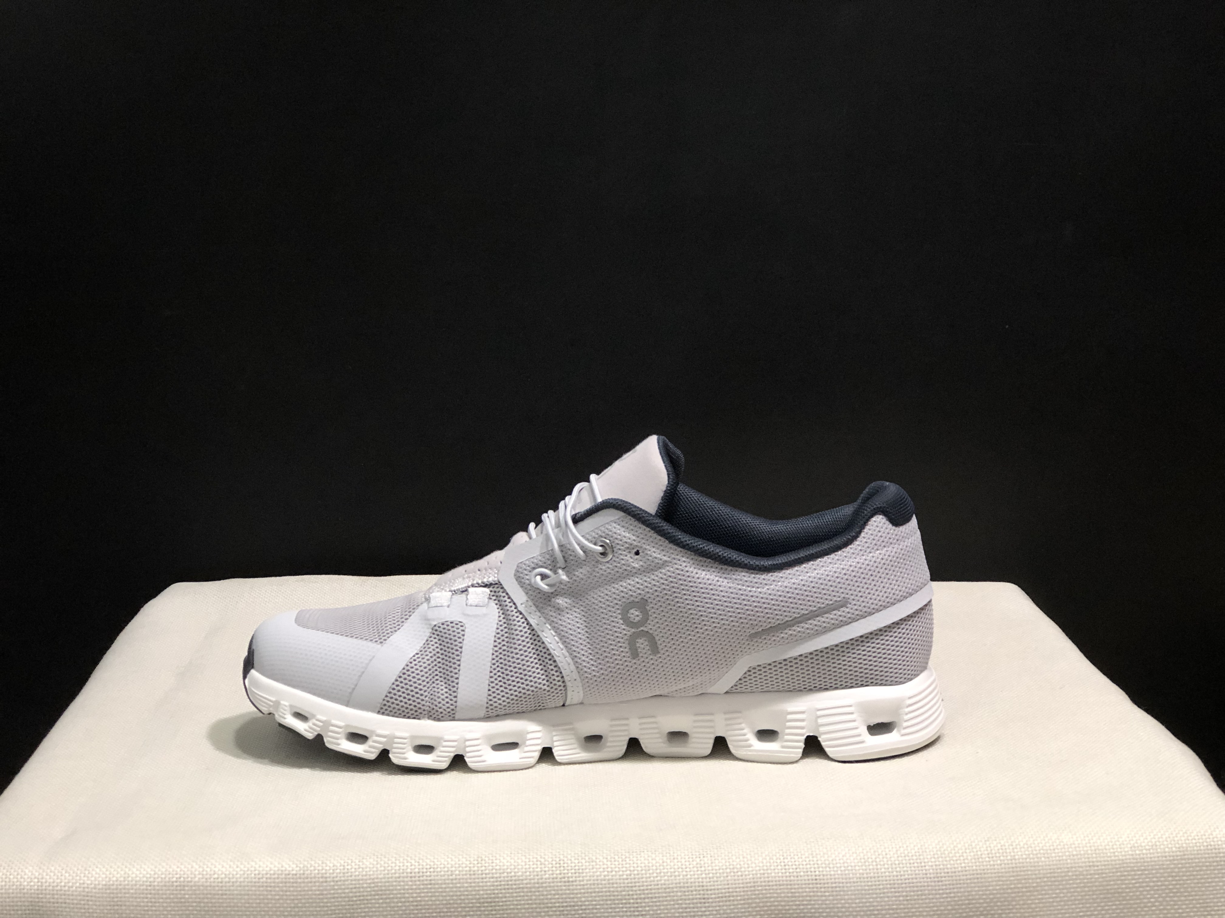 On Running Cloud 5 Light Grey Lightweight Running Shoes