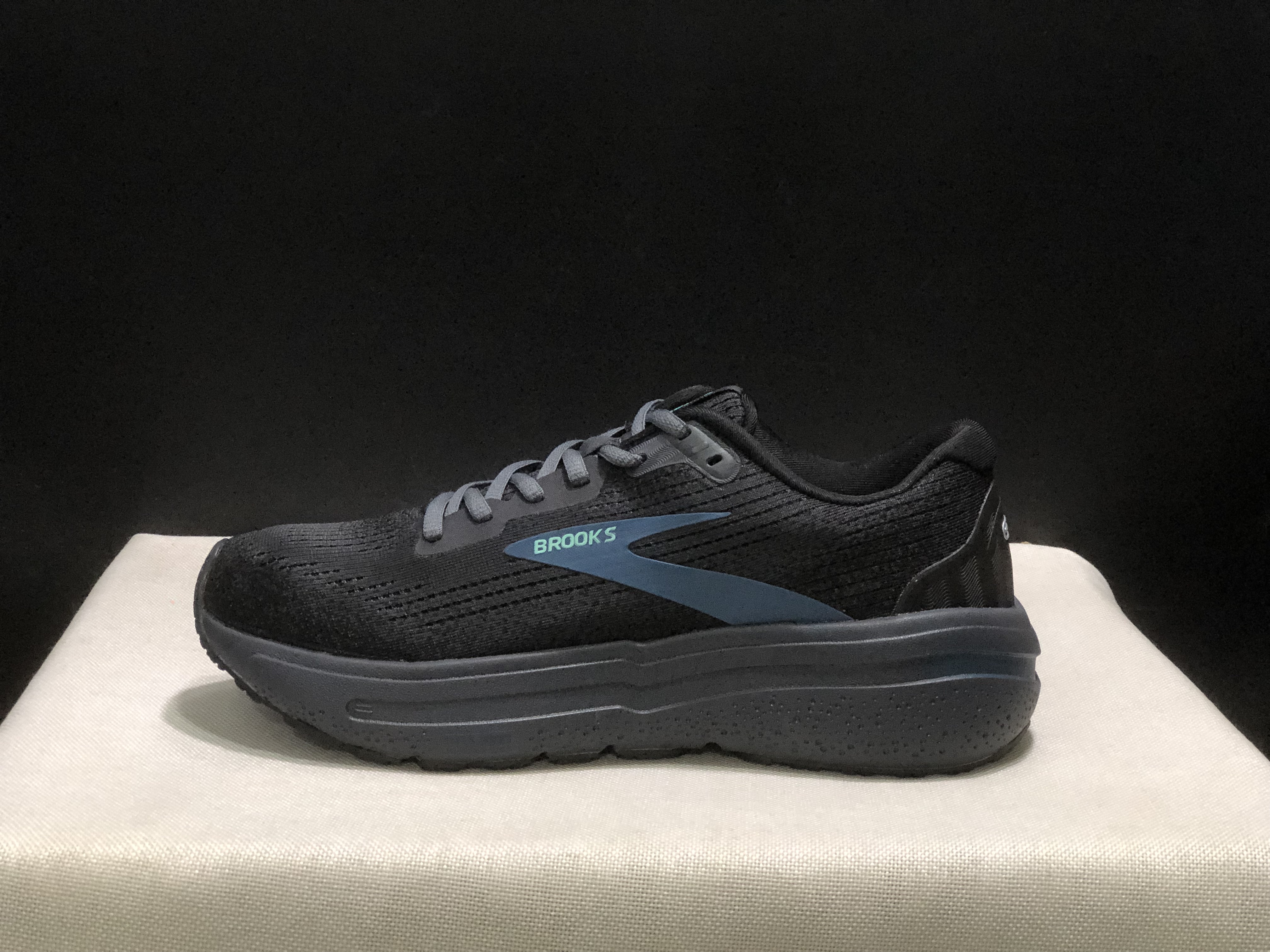 Brooks Ghost Max 2 Breathable Low-top Running Shoes Ebony Black
