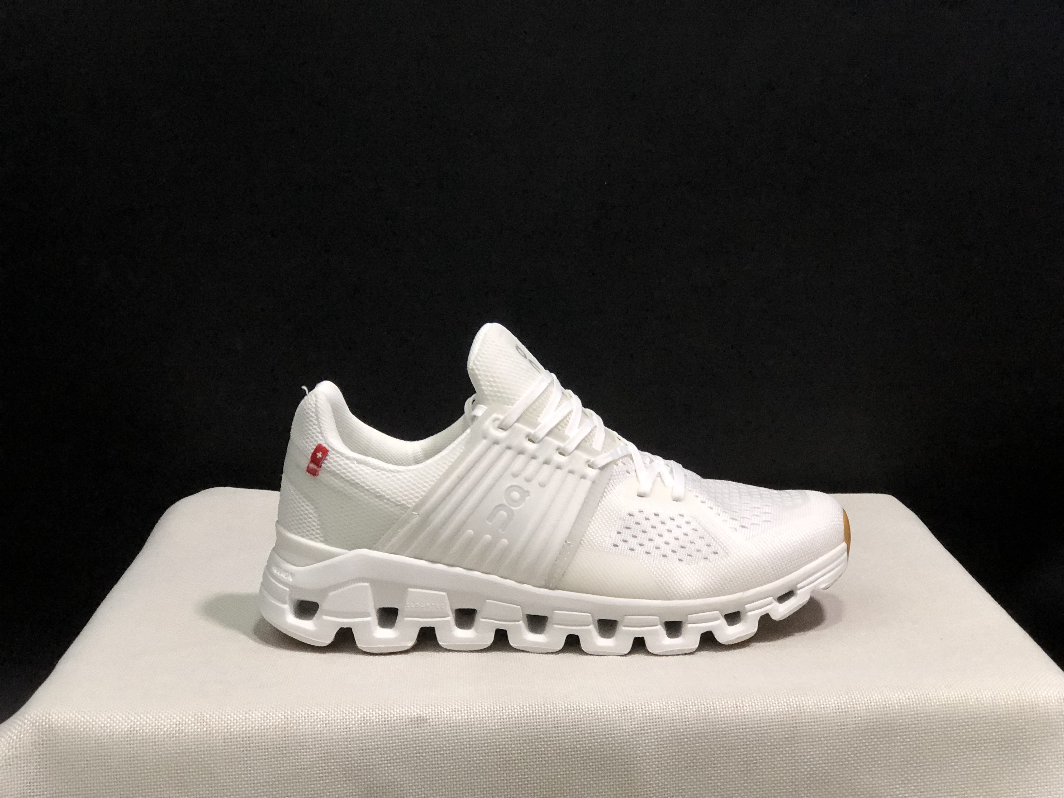 On Running Cloudswift Cushioning Running Shoes White