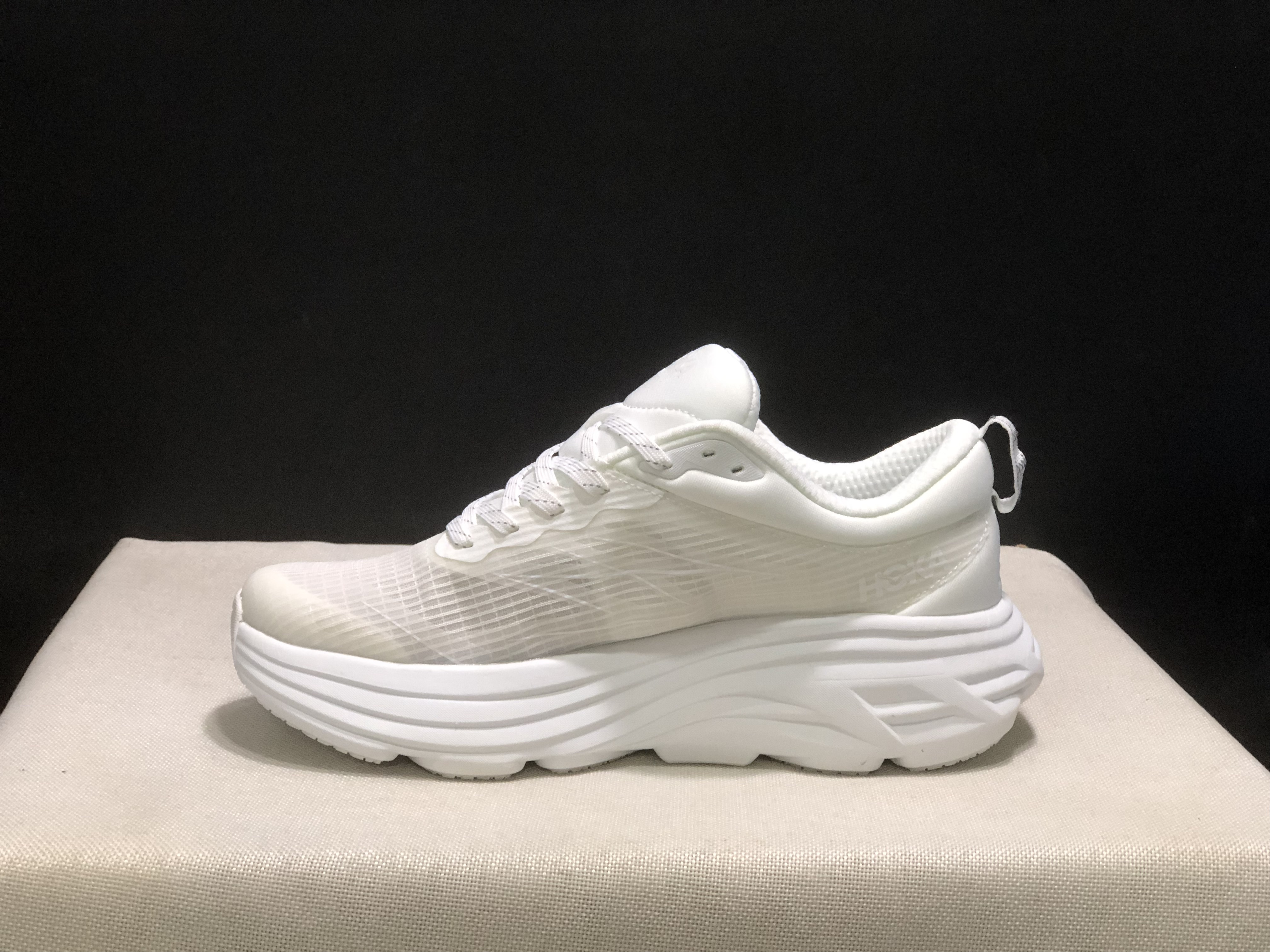 Hoka One One Bondi 8 Breathable Low-top Running Shoes White