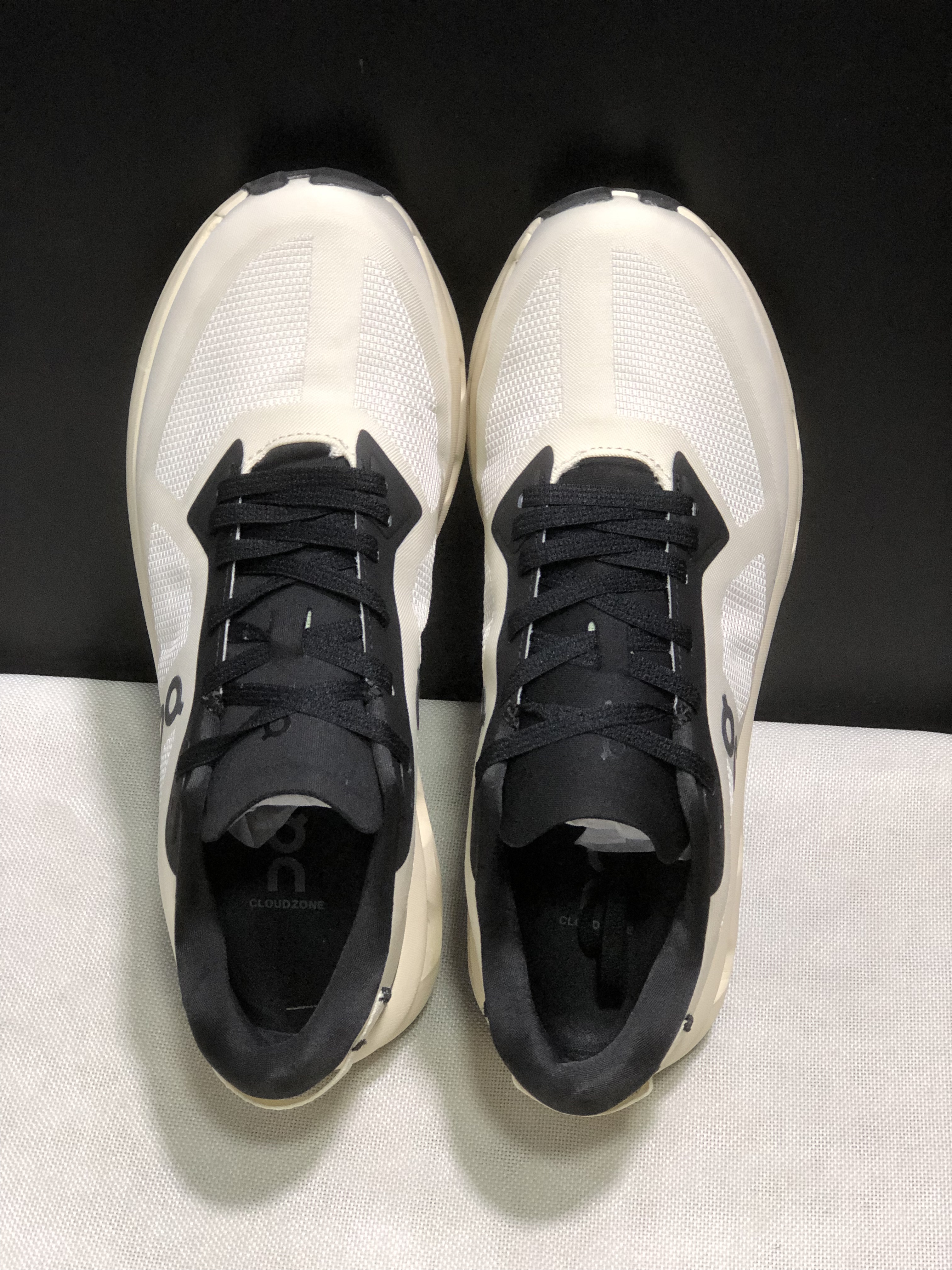 On Running Cloudzone Casual Running Shoes Milky White/Black