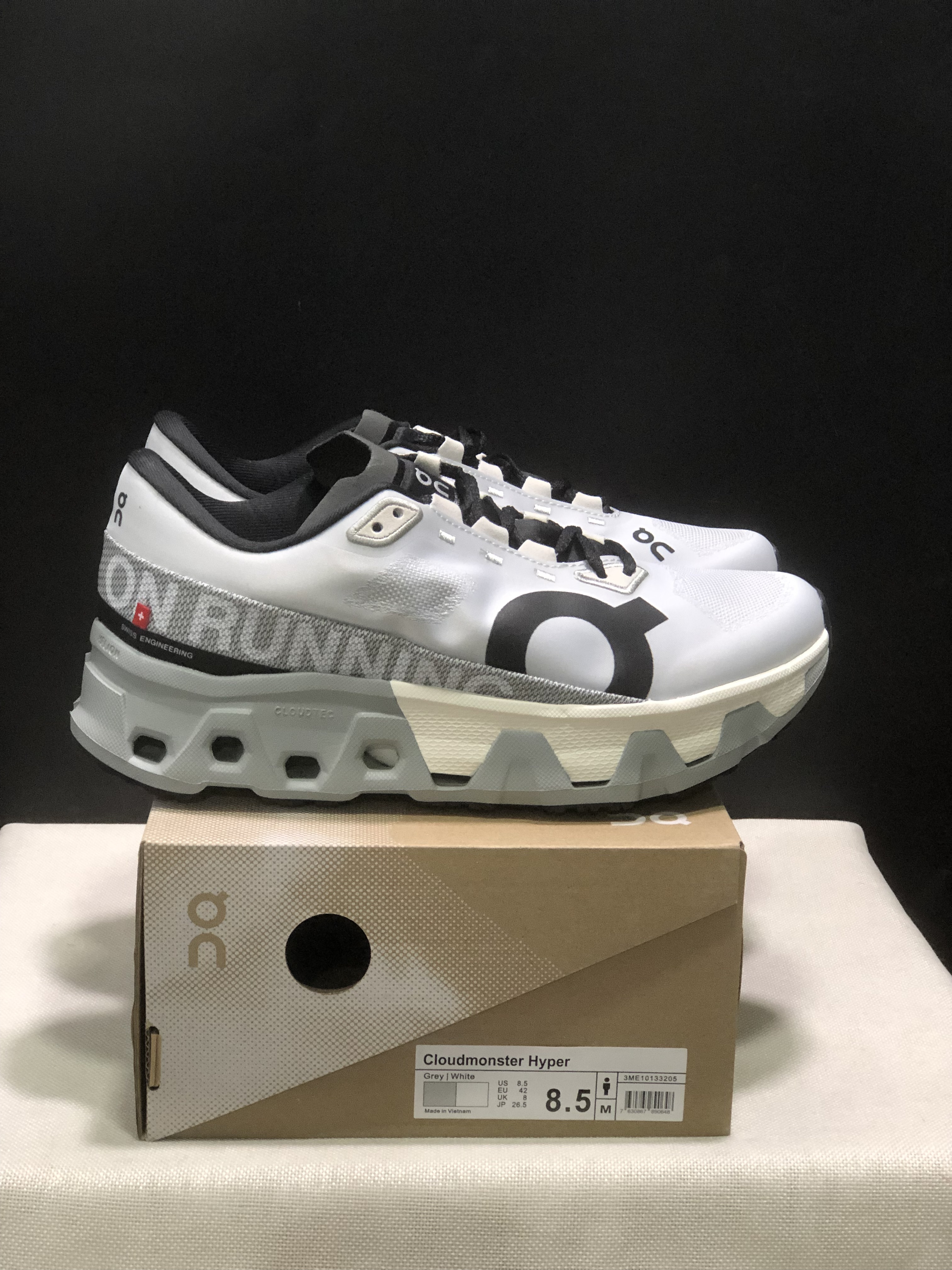 On Running Cloudmonster Hyper Running Shoes Light Grey/Black