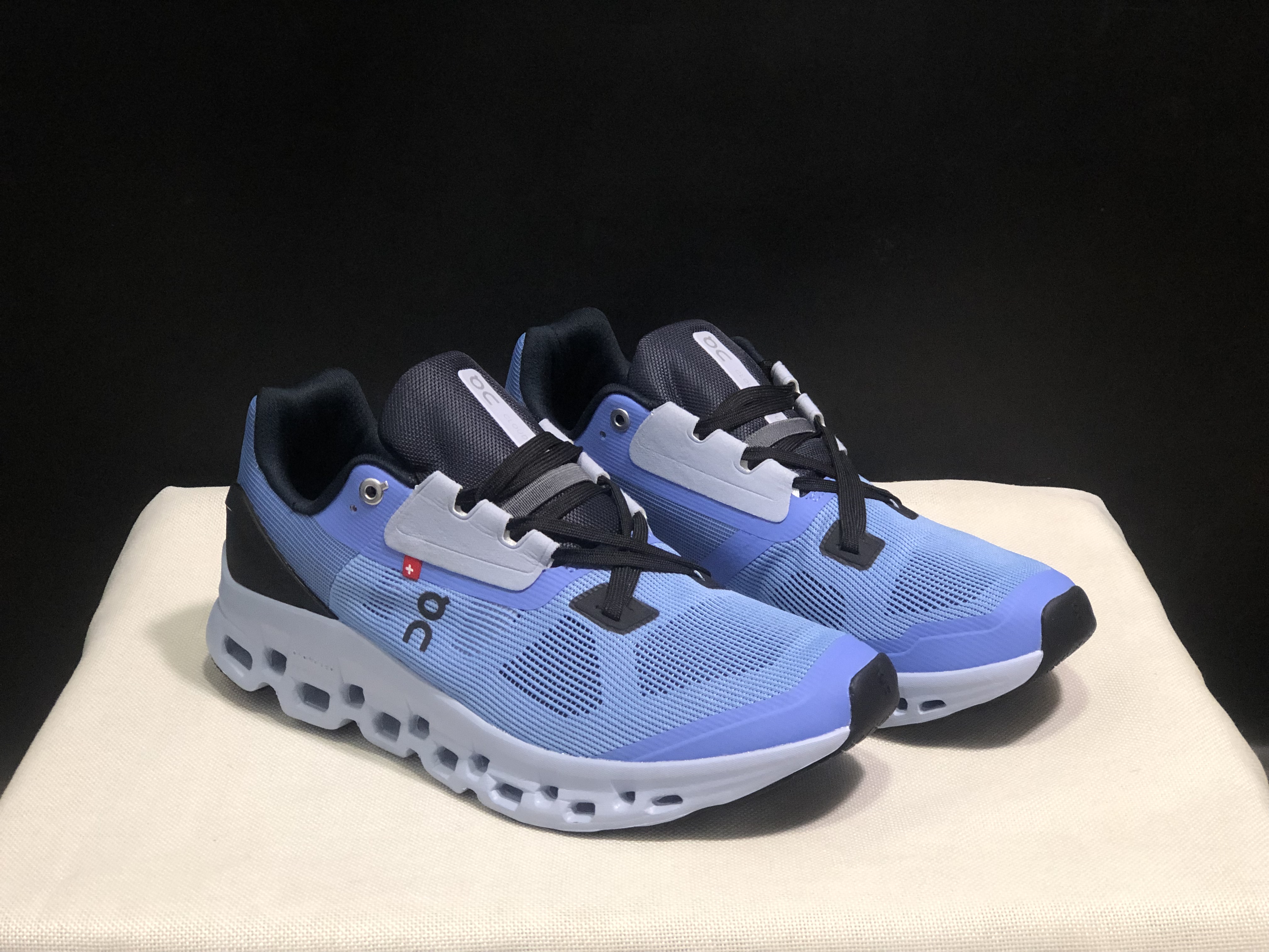 On Running Cloudstratus Breathable Support Blue Running Shoes