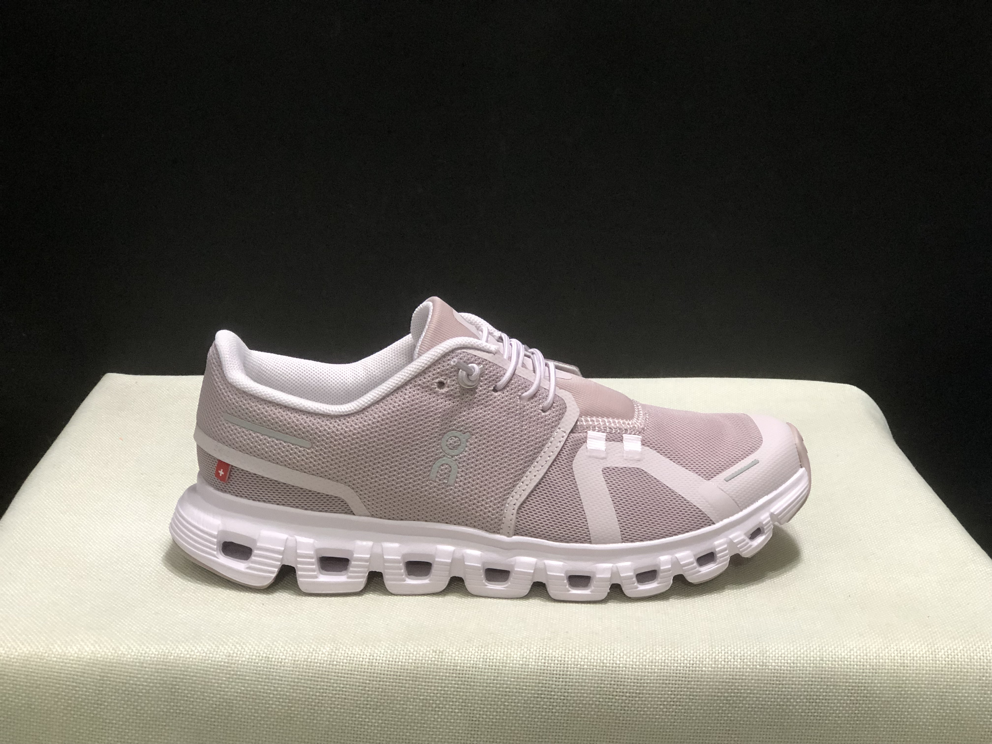 On Running Cloud 6 Casual Life Shoes Mauve