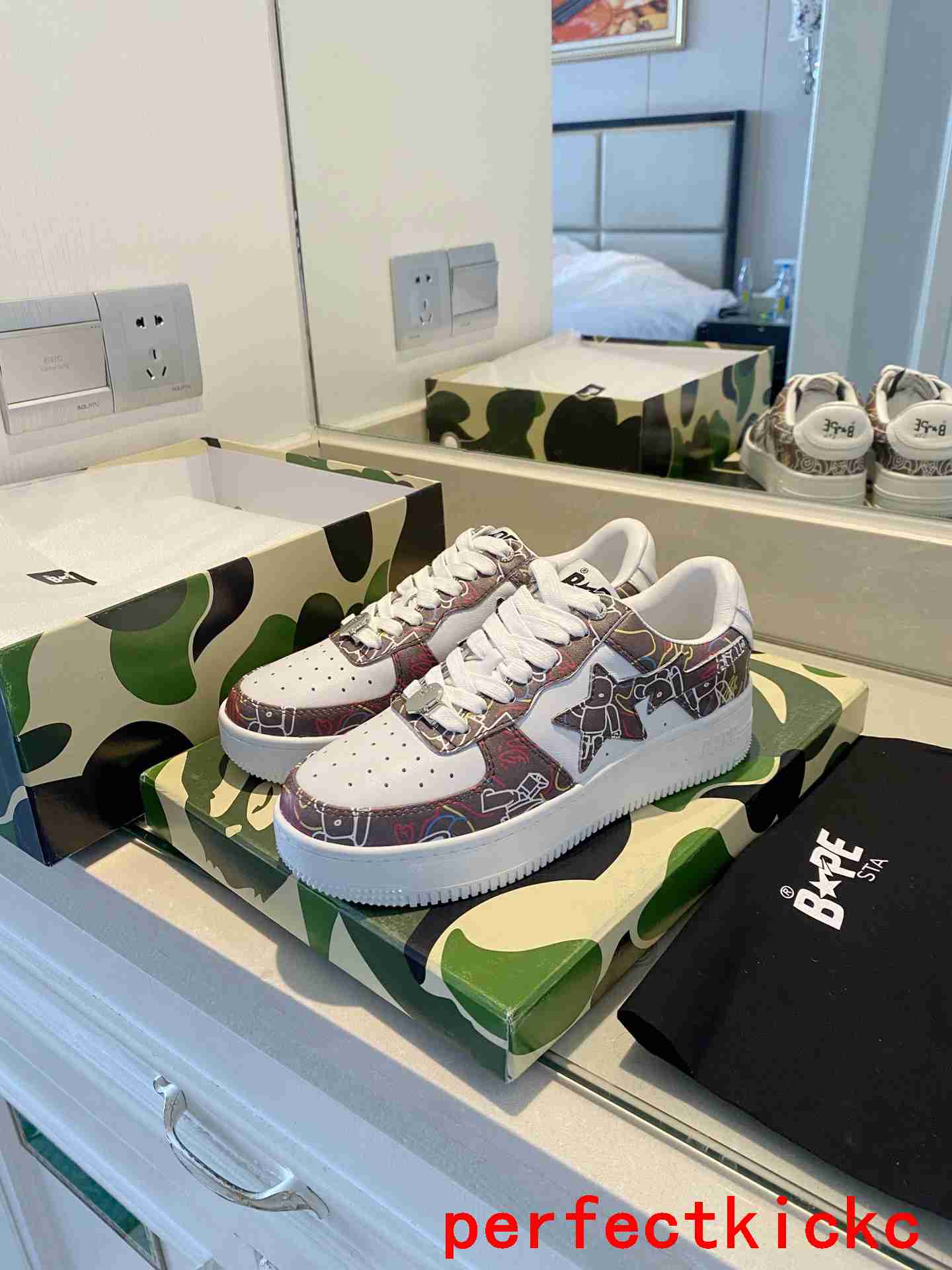 A Bathing Ape Bape Sta Sk8 Brown And White Embossed Patent Leather