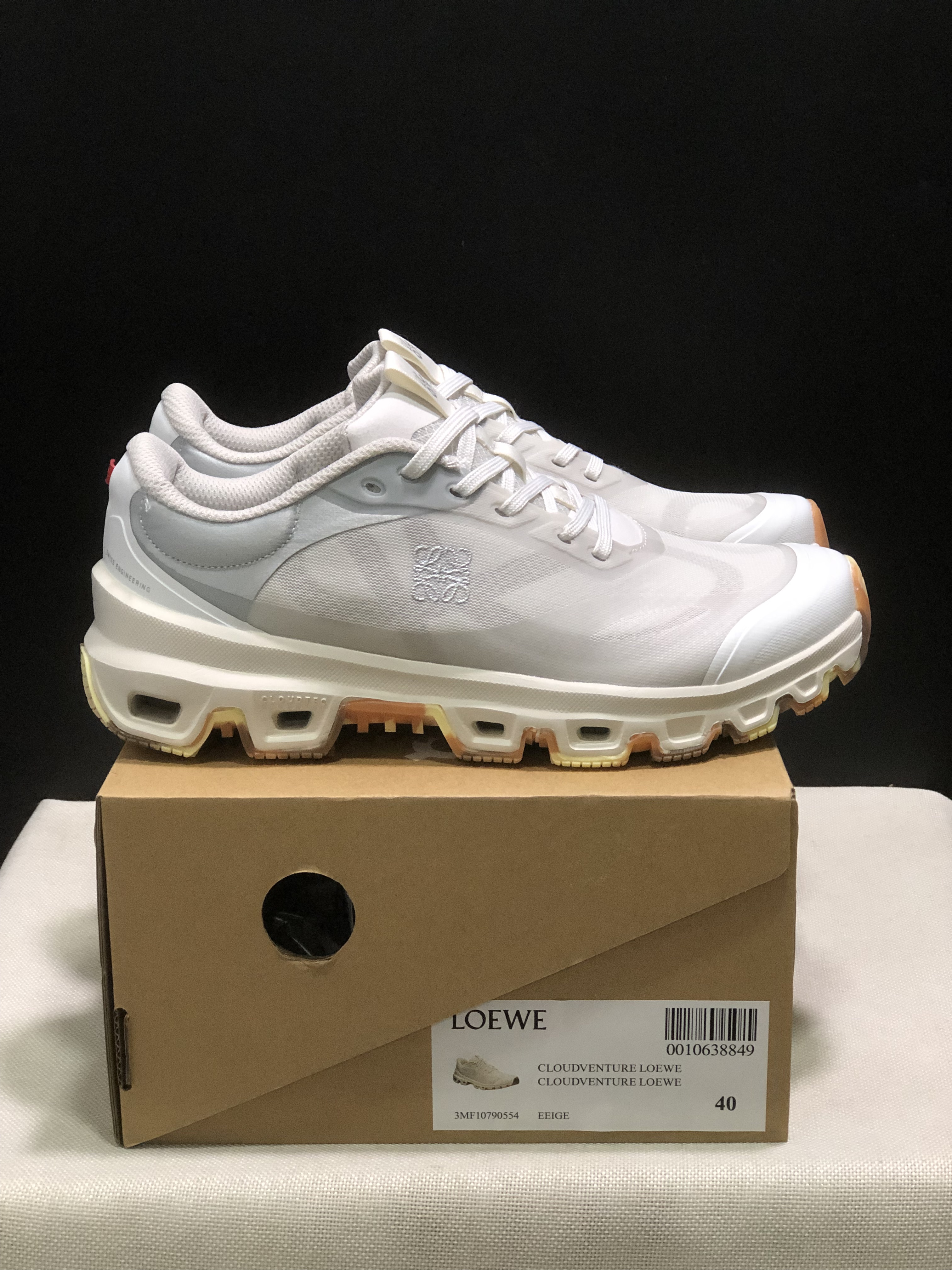 LOEWE x On Running Cloudventure 2.0 Running Shoes Co-Signed Edition Grayish-White