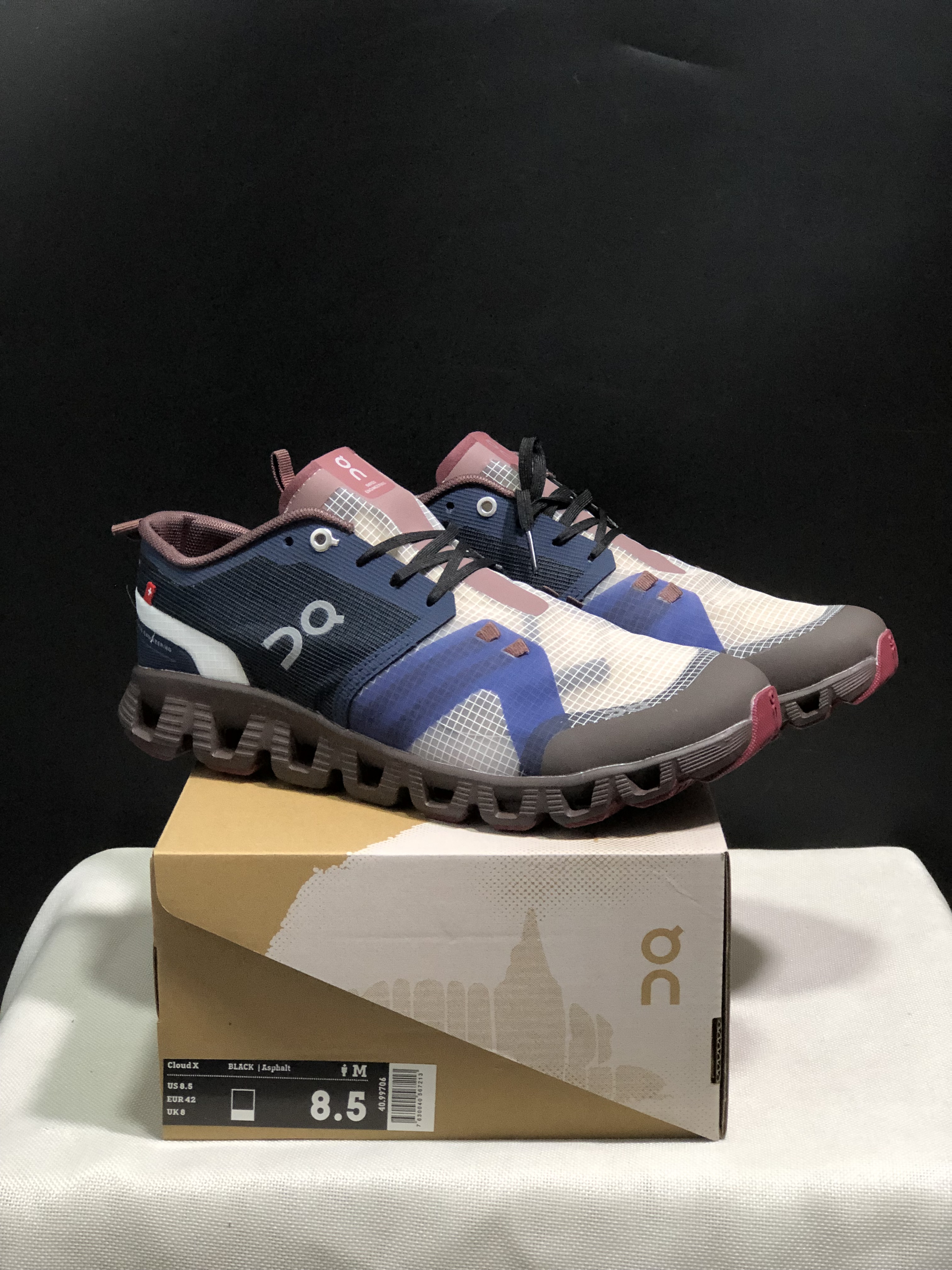 On Running Cloud X Shift Breathable And Shock-Absorbing Lightweight Running Shoes Black Ink/Cherry Red