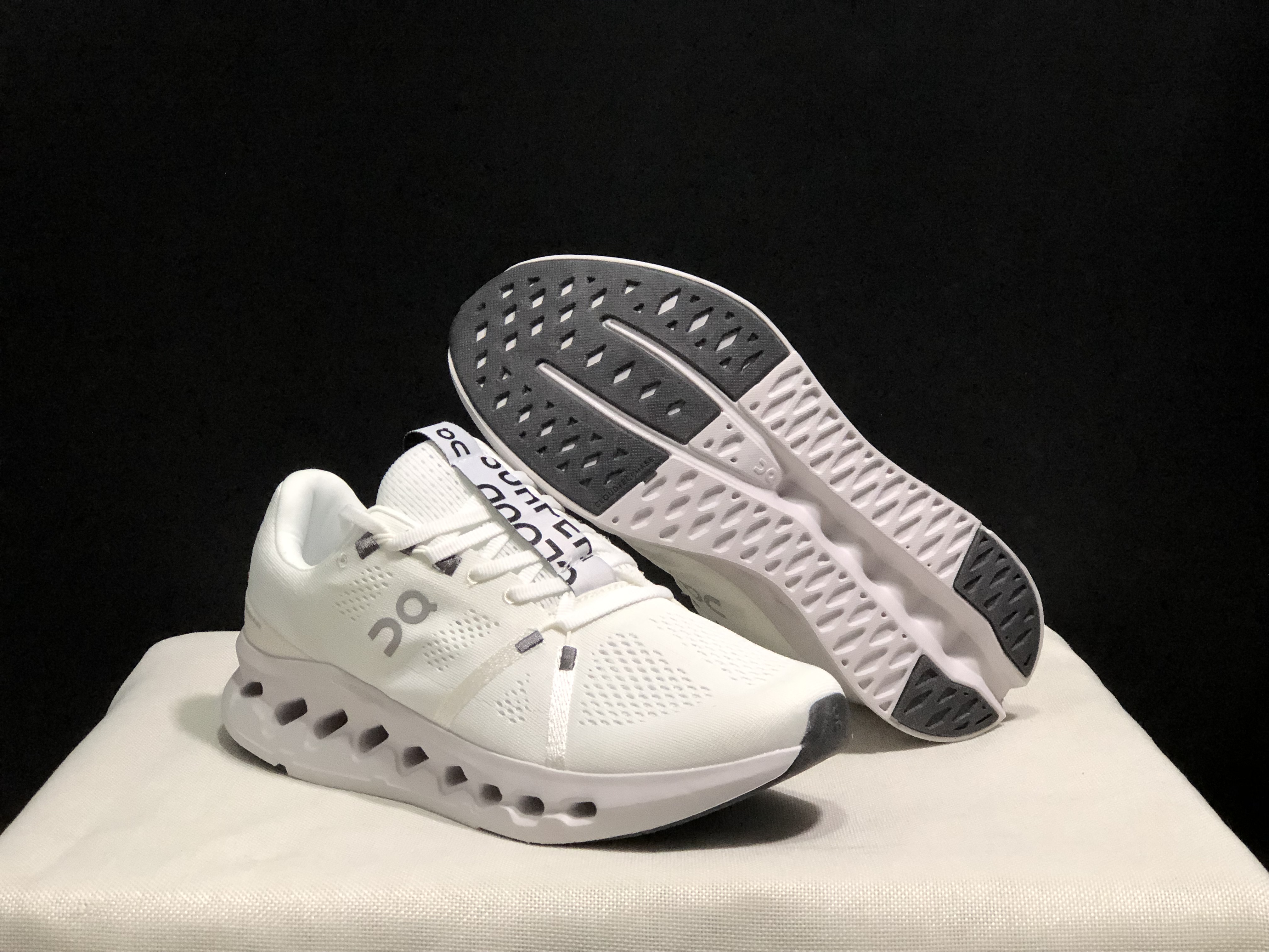 On Running Cloudsurfer Training Anti-Slip Running Shoes White
