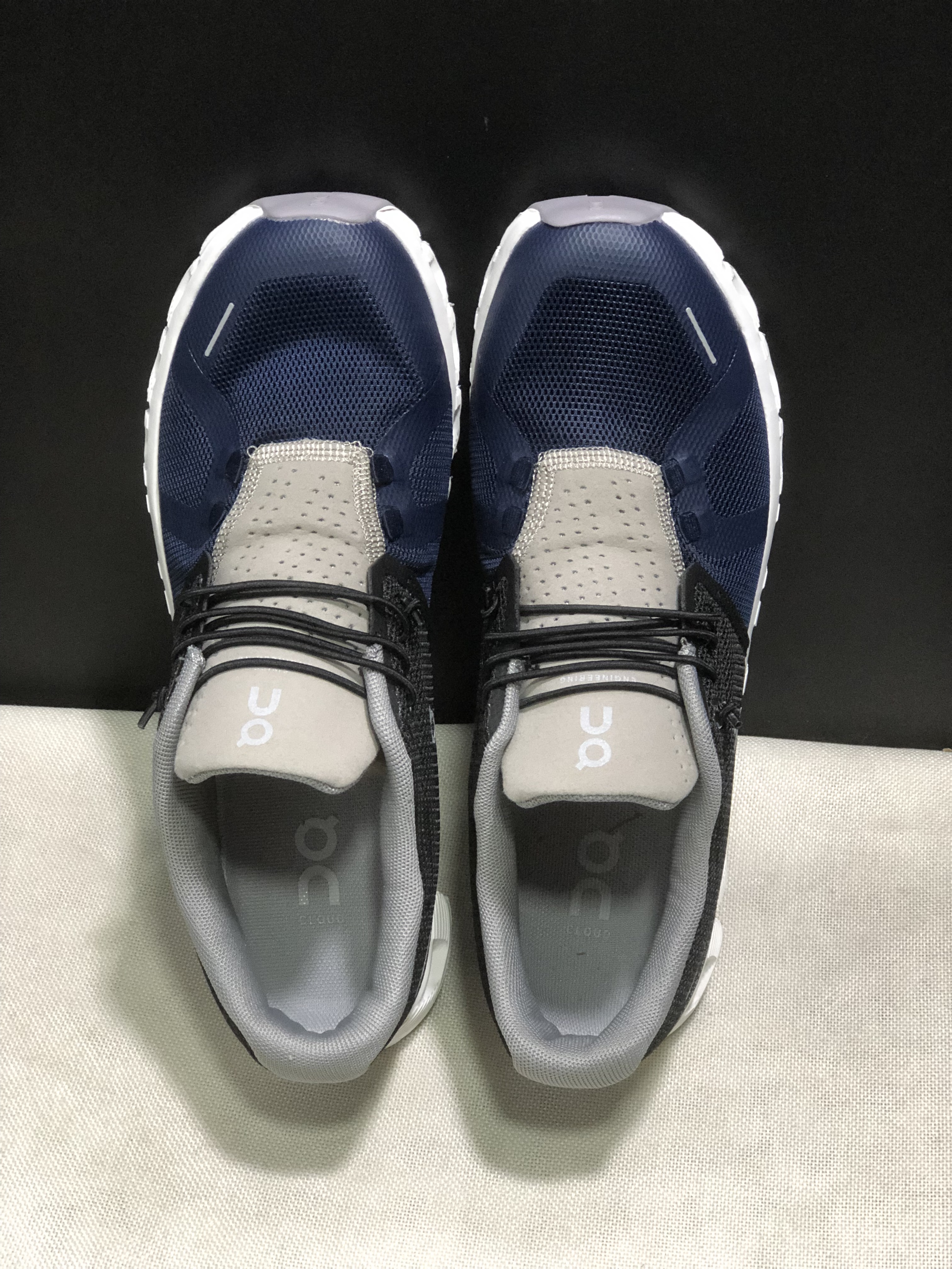 On Running Cloud 5 Lightweight Running Shoes Navy/Black