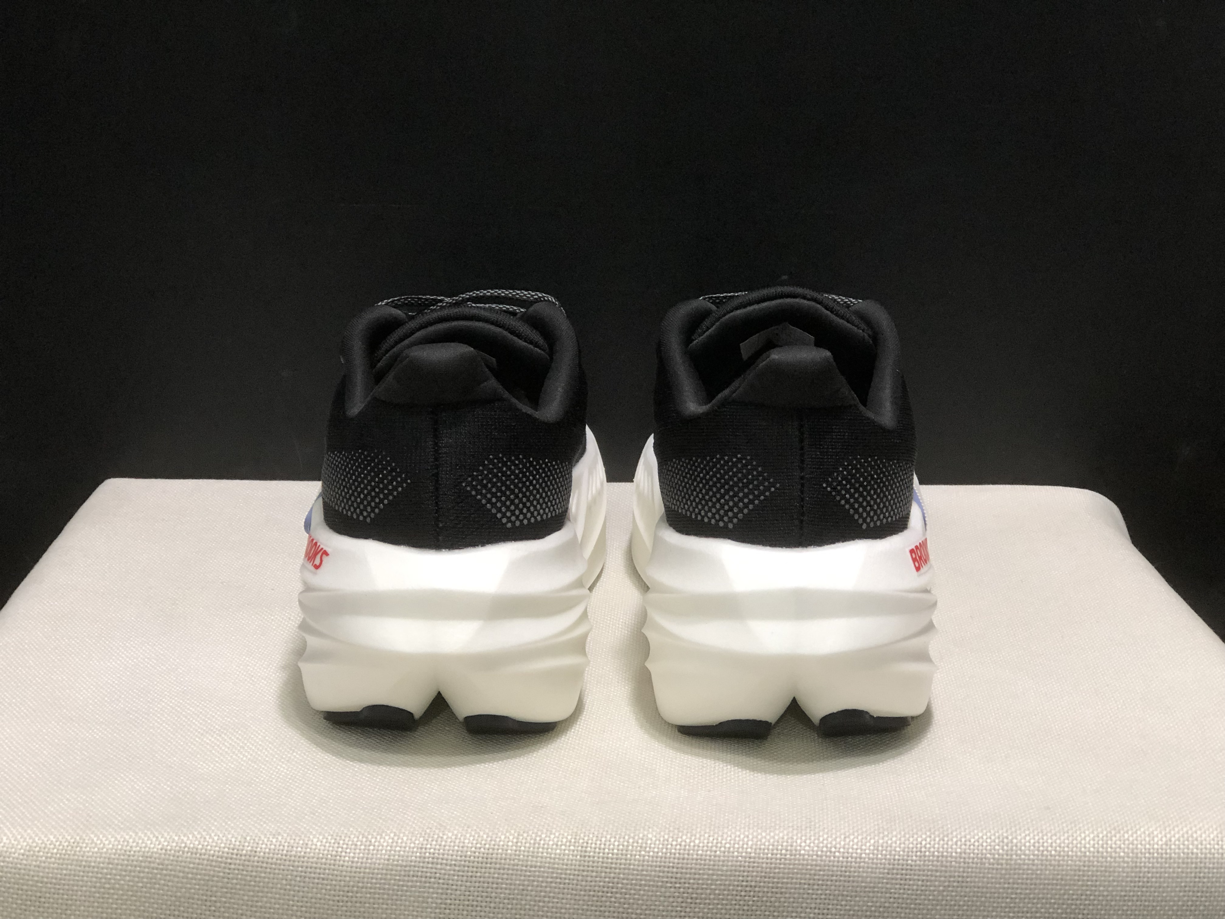 Brooks Glycerin Max Comfortable Low-top Running Shoes Black/White