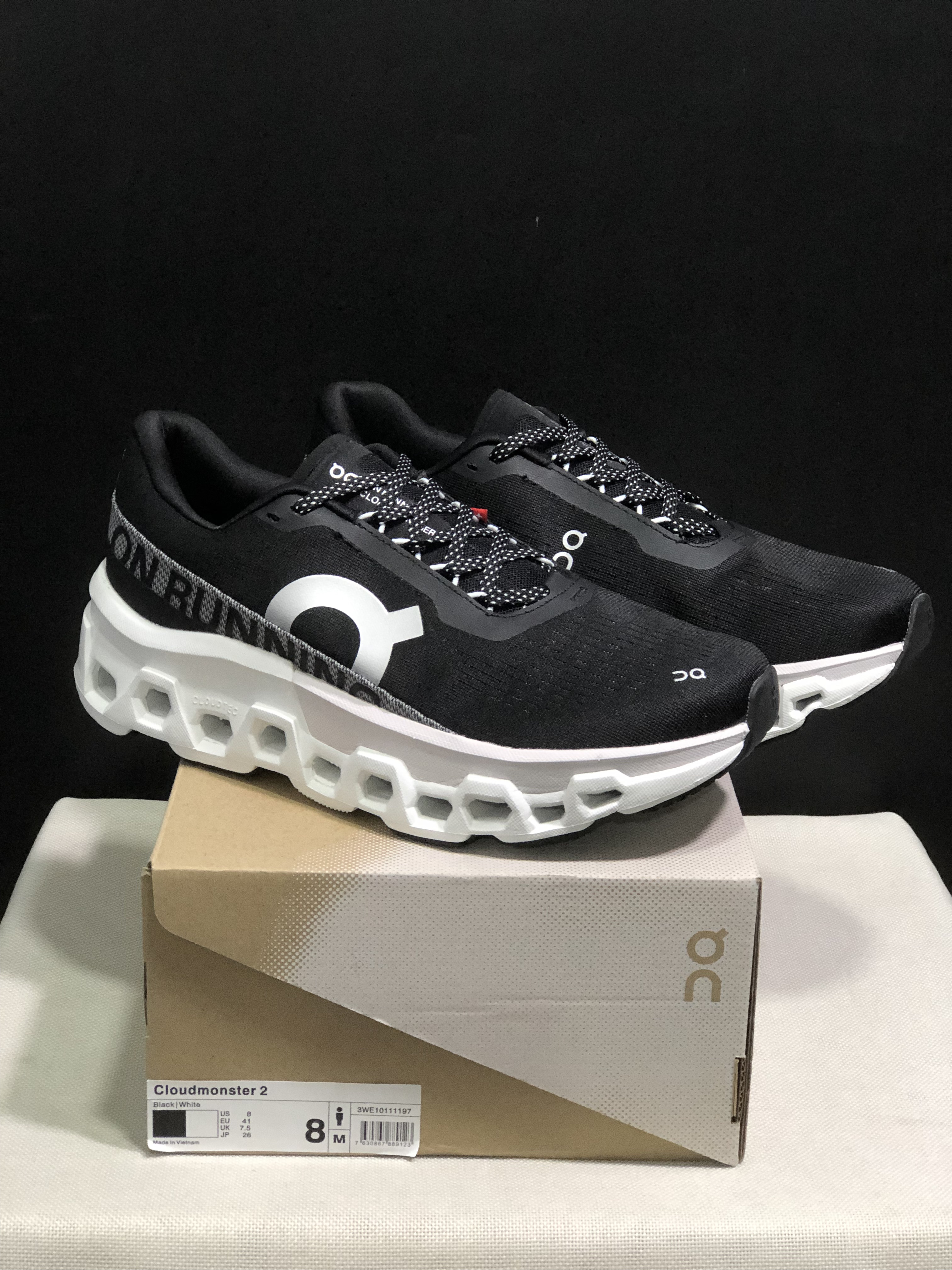 On Running Cloudmonster 2 Shock-Absorbing And Breathable Running Shoes Black/White