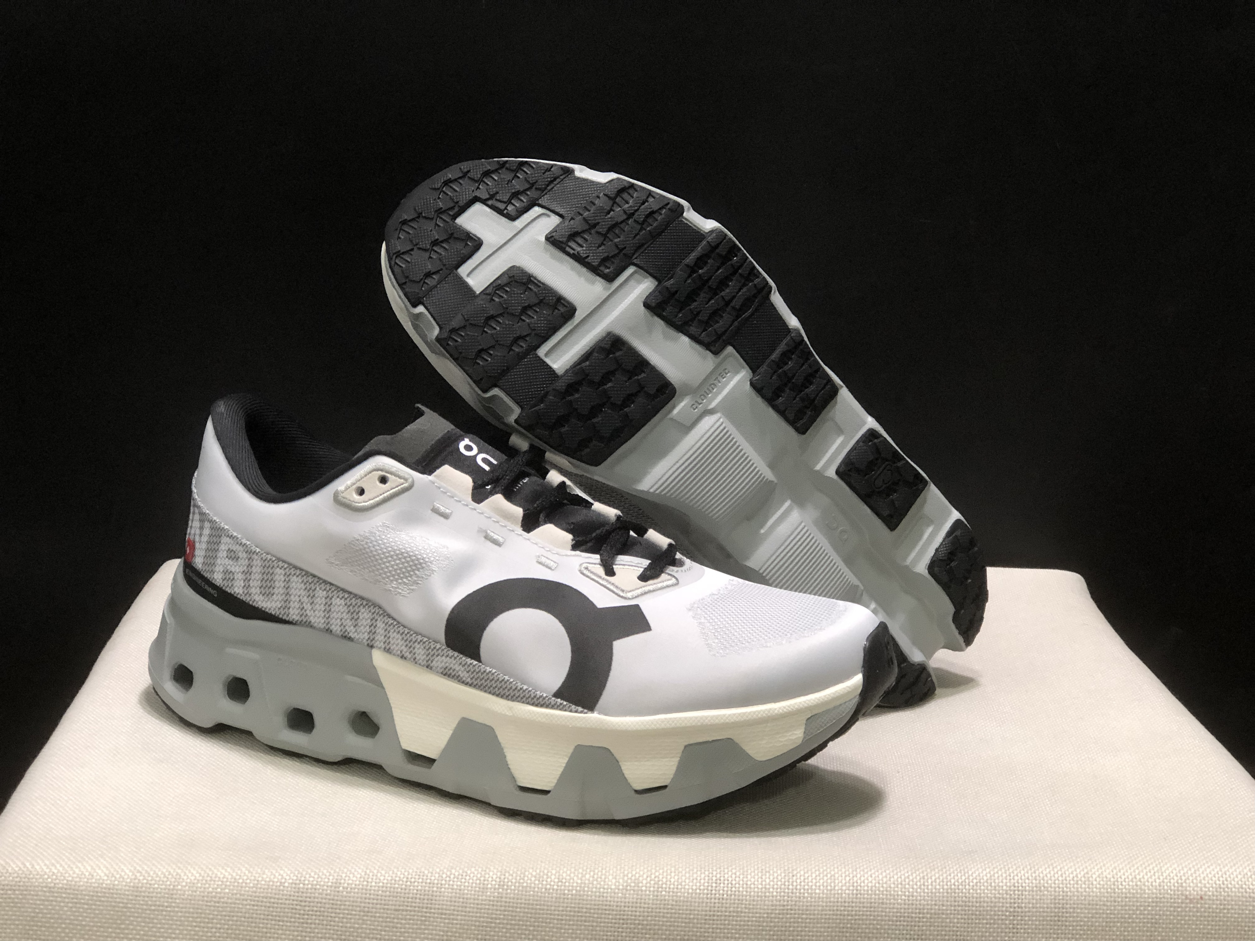 On Running Cloudmonster Hyper Running Shoes Light Grey/Black