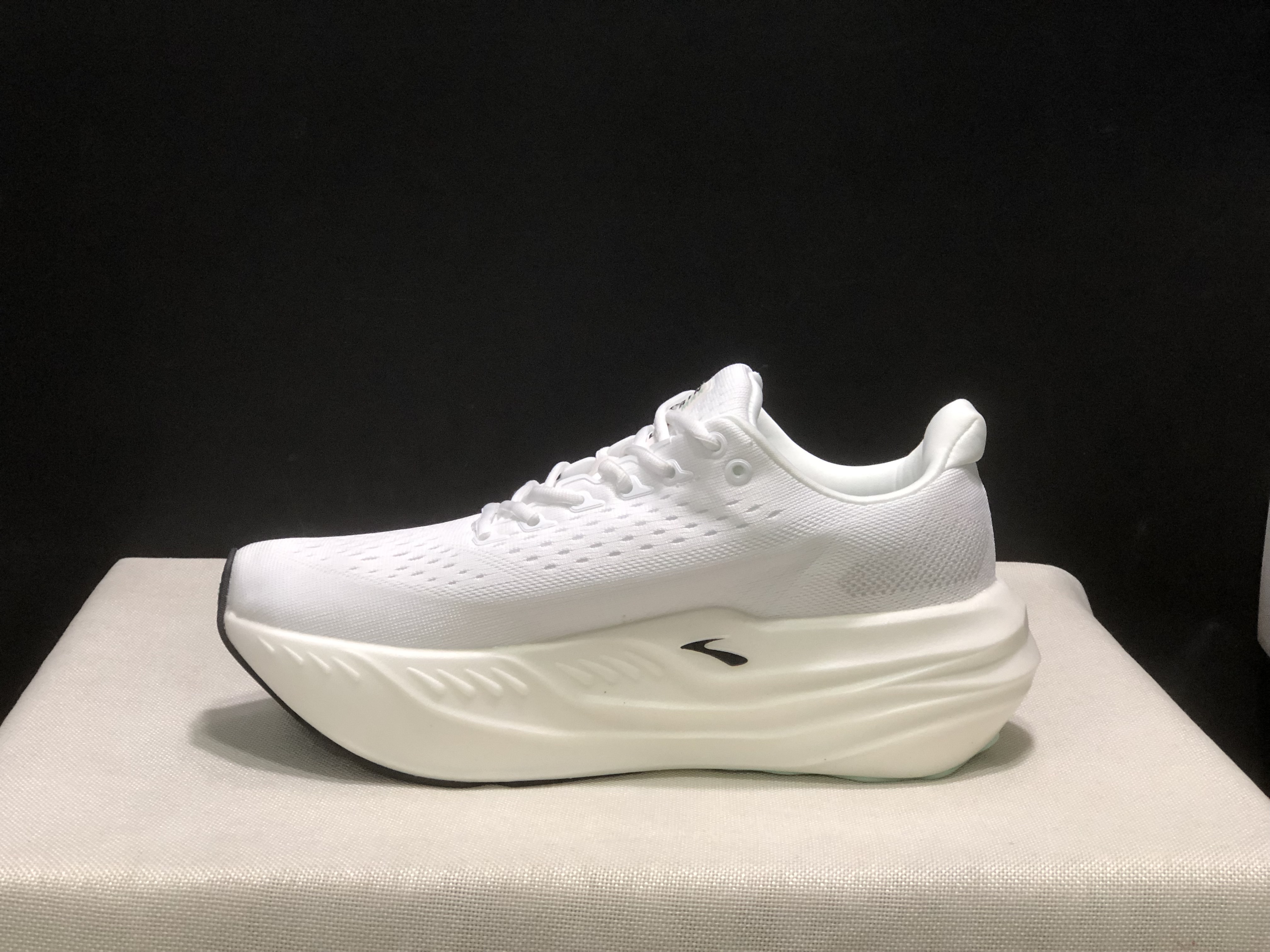 Brooks Glycerin Max Comfortable Low-top Running Shoes White