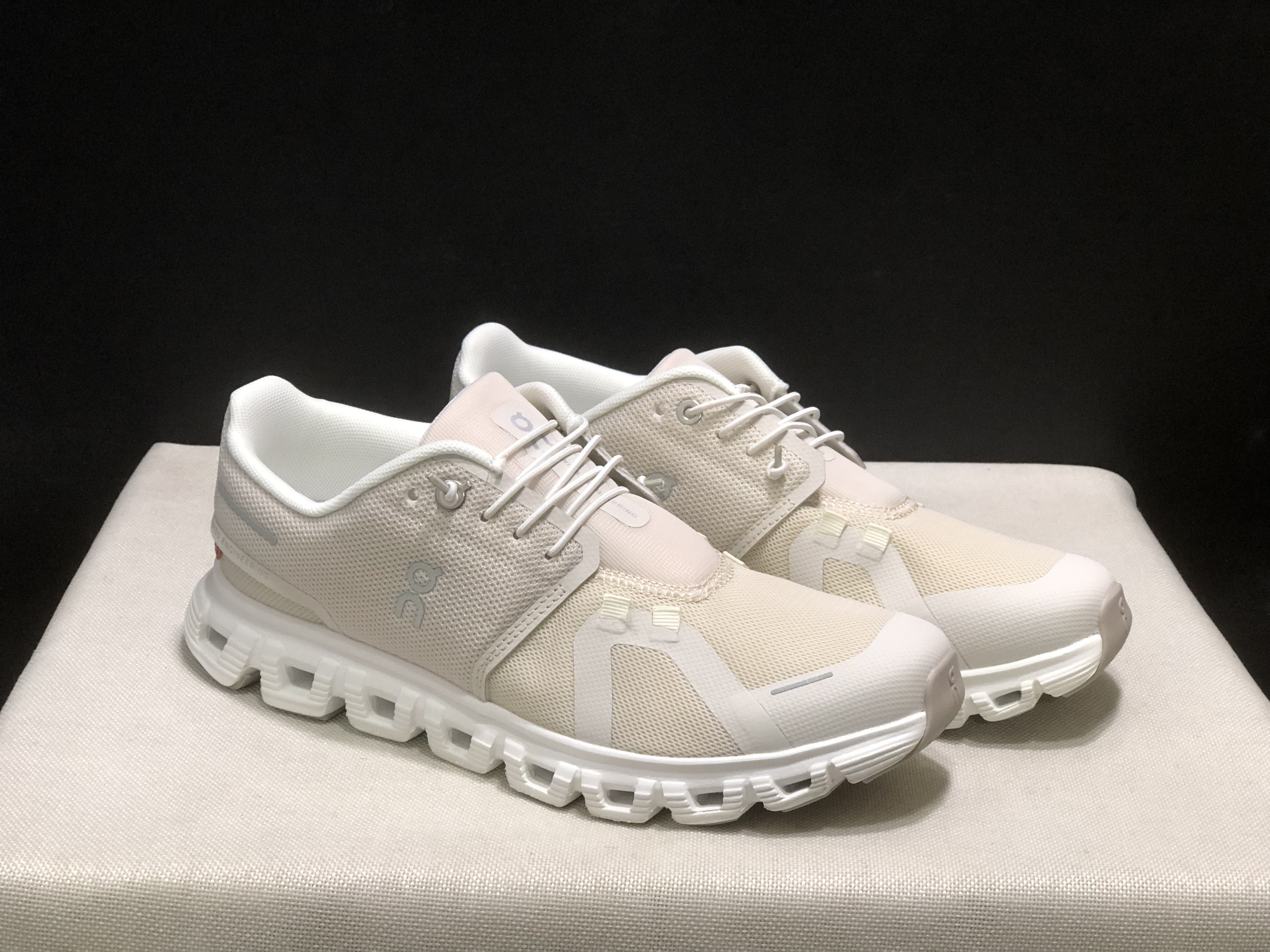 On Running Cloud 6 Casual Life Shoes Pearl White