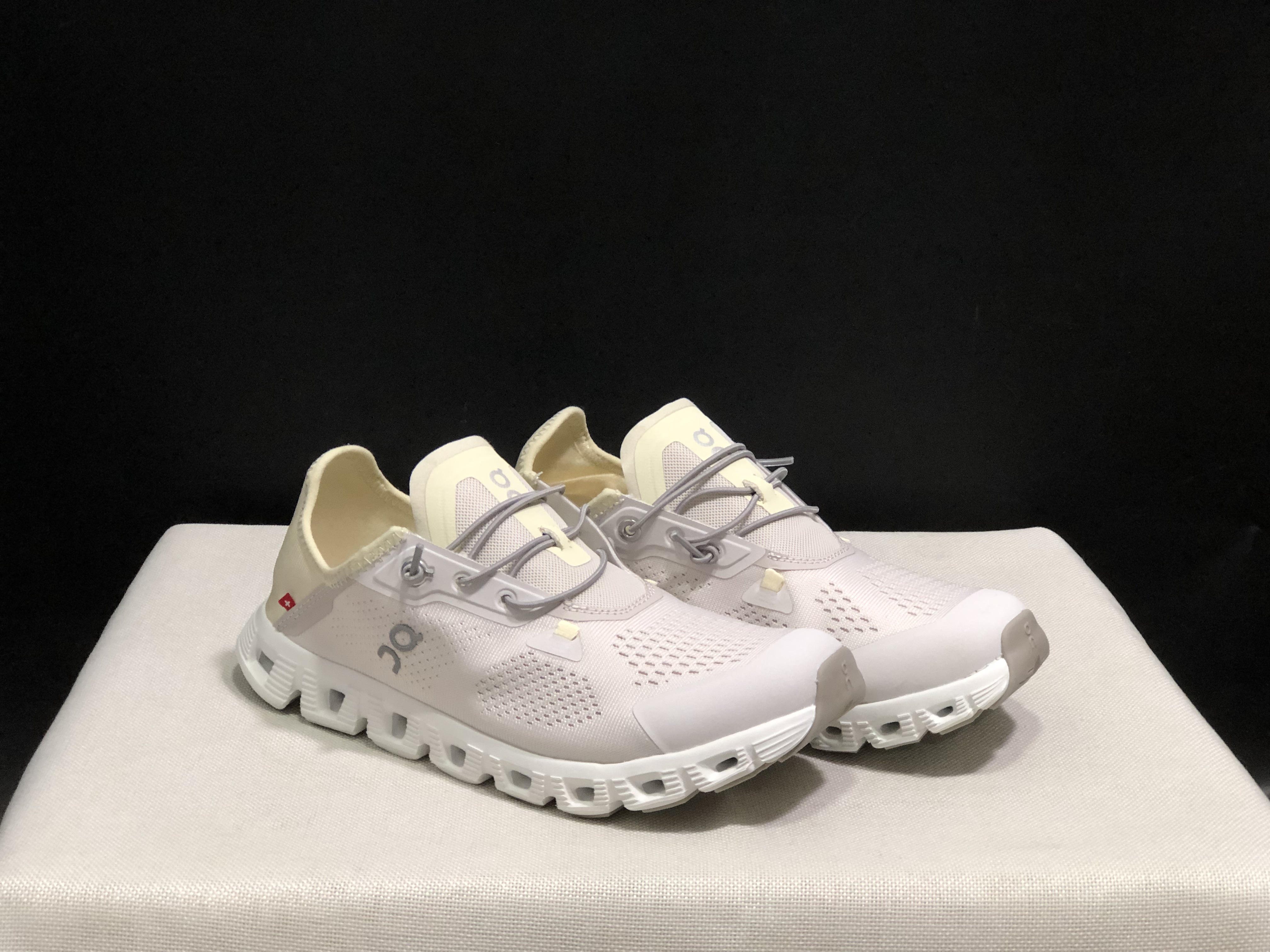 On Running Cloud 5 Coast Convenient And Breathable Running Shoes Cream/Light Yellow