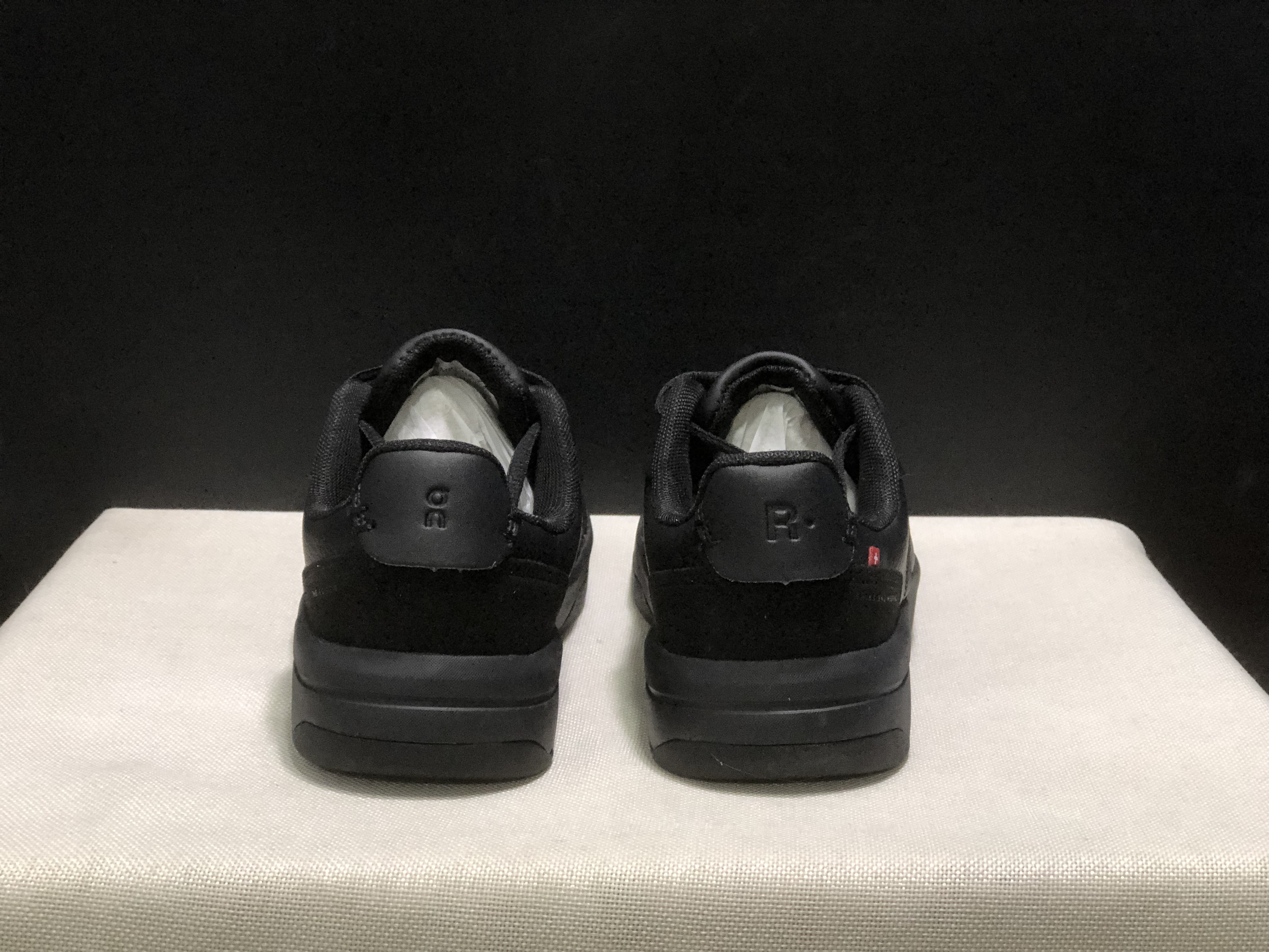 On Running The Roger Clubhouse Casual Sneakers All Black