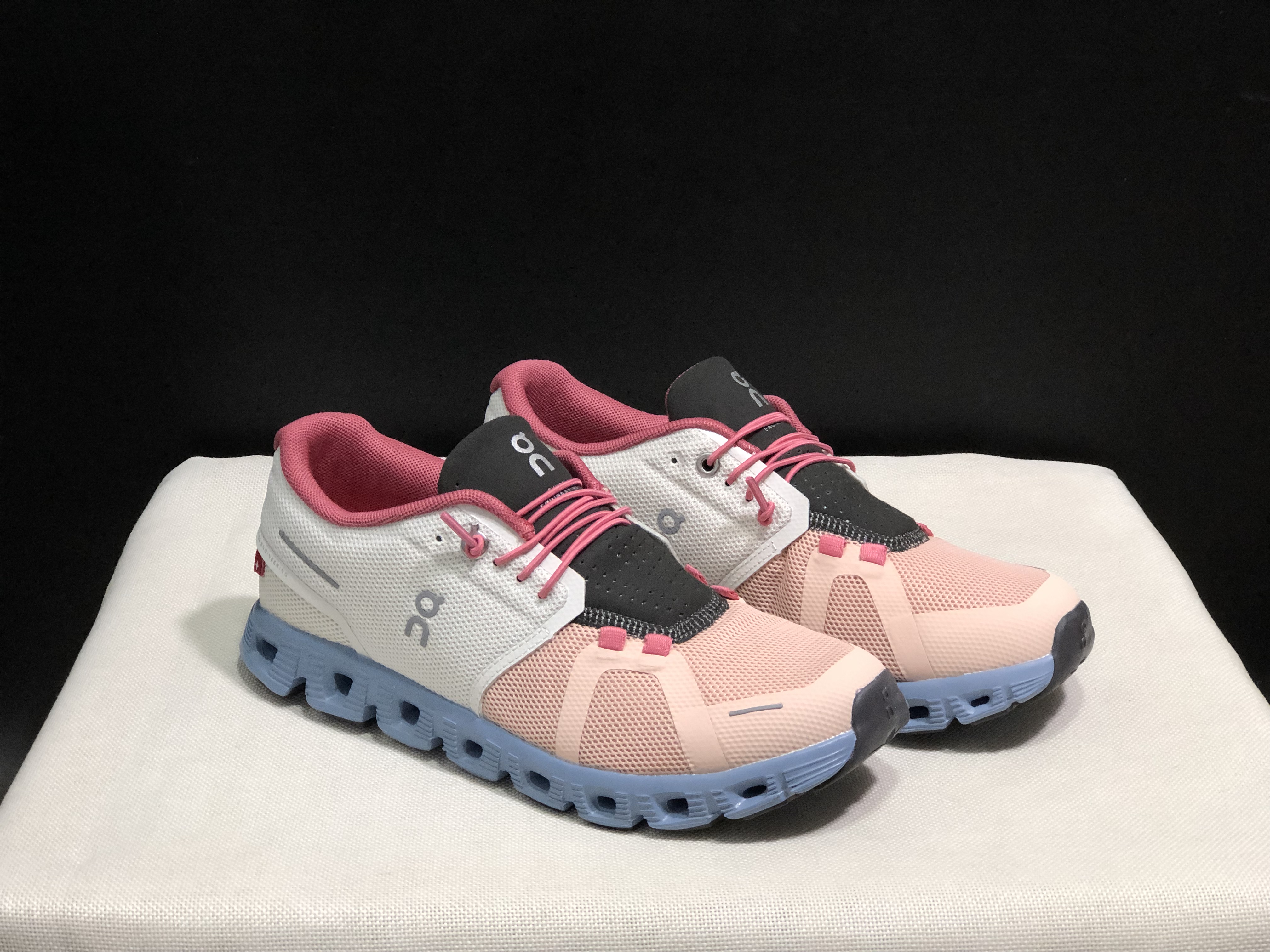 On Running Cloud 5 Lightweight Running Shoes Ice/Prairie