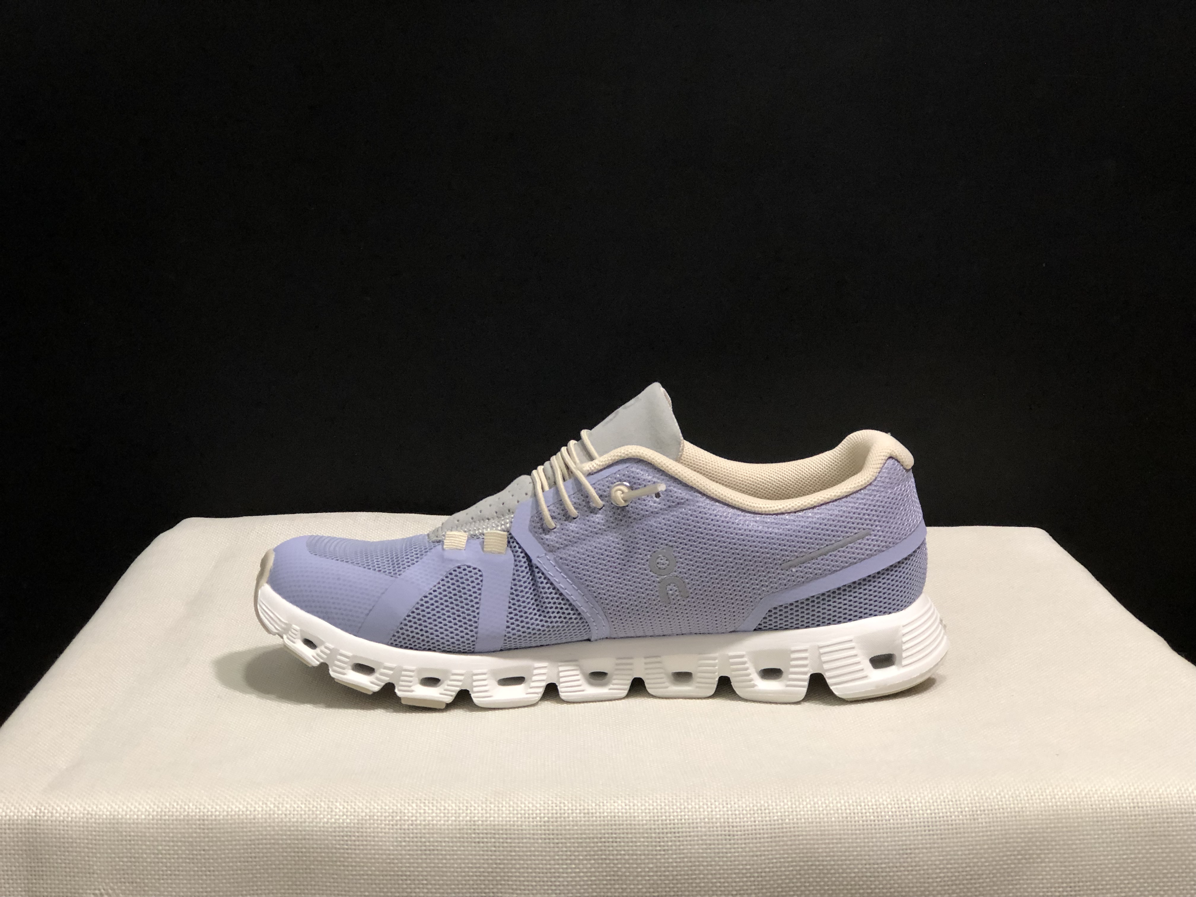 On Running Cloud 5 Light Purple Lightweight Running Shoes