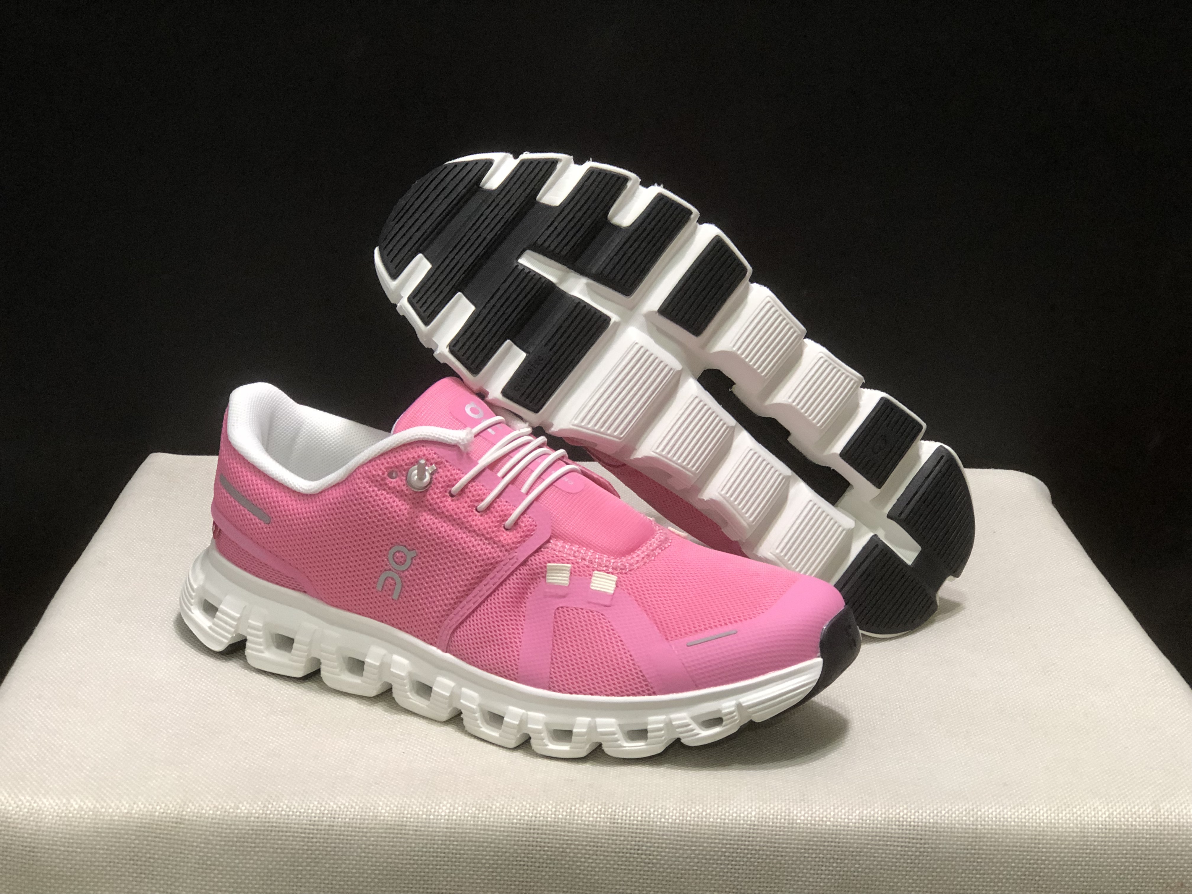 On Running Cloud 6 Casual Sneakers Rose Red/White