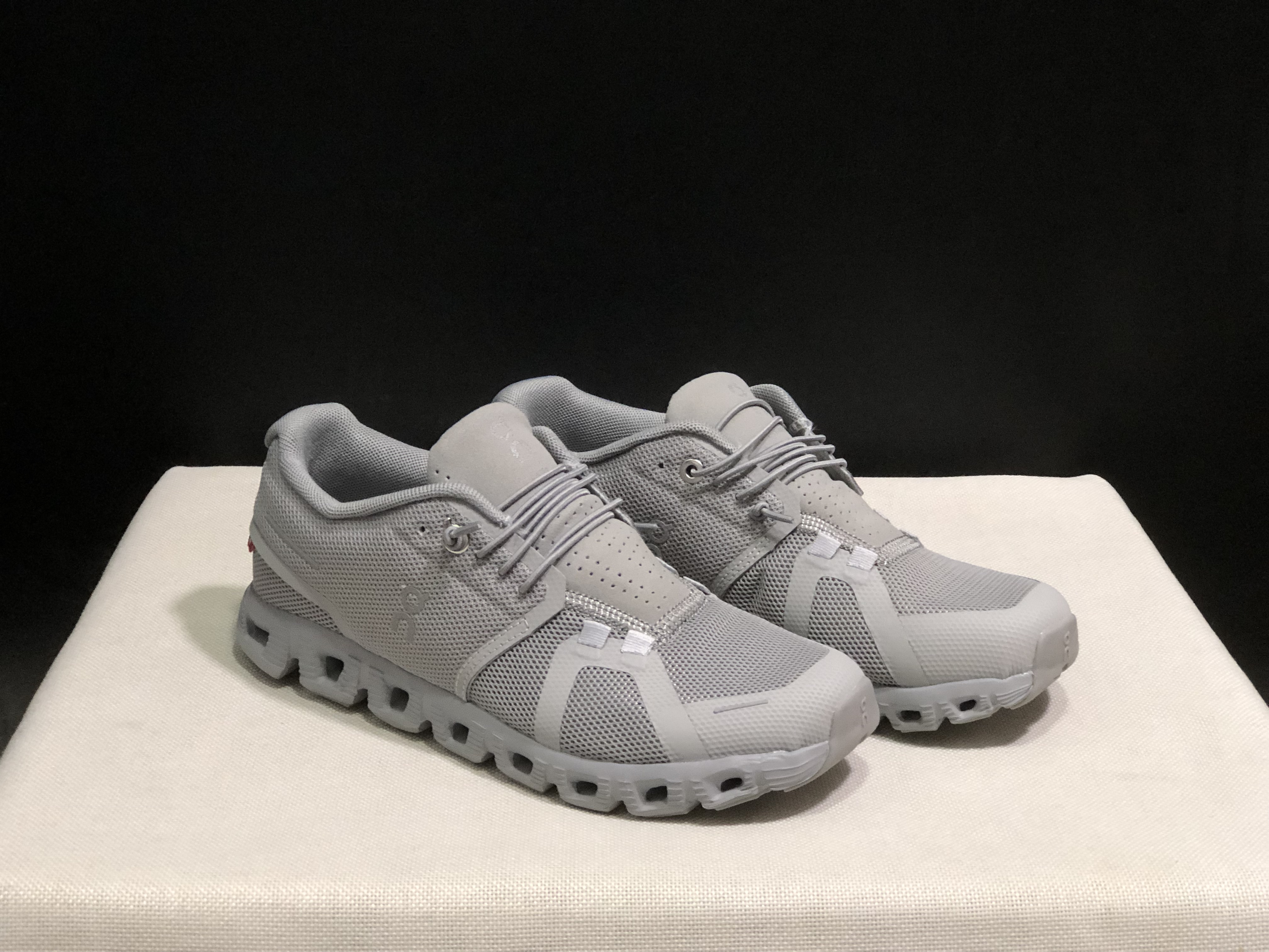 On Running Cloud 5 Lightweight Running Shoes Foggy Ash