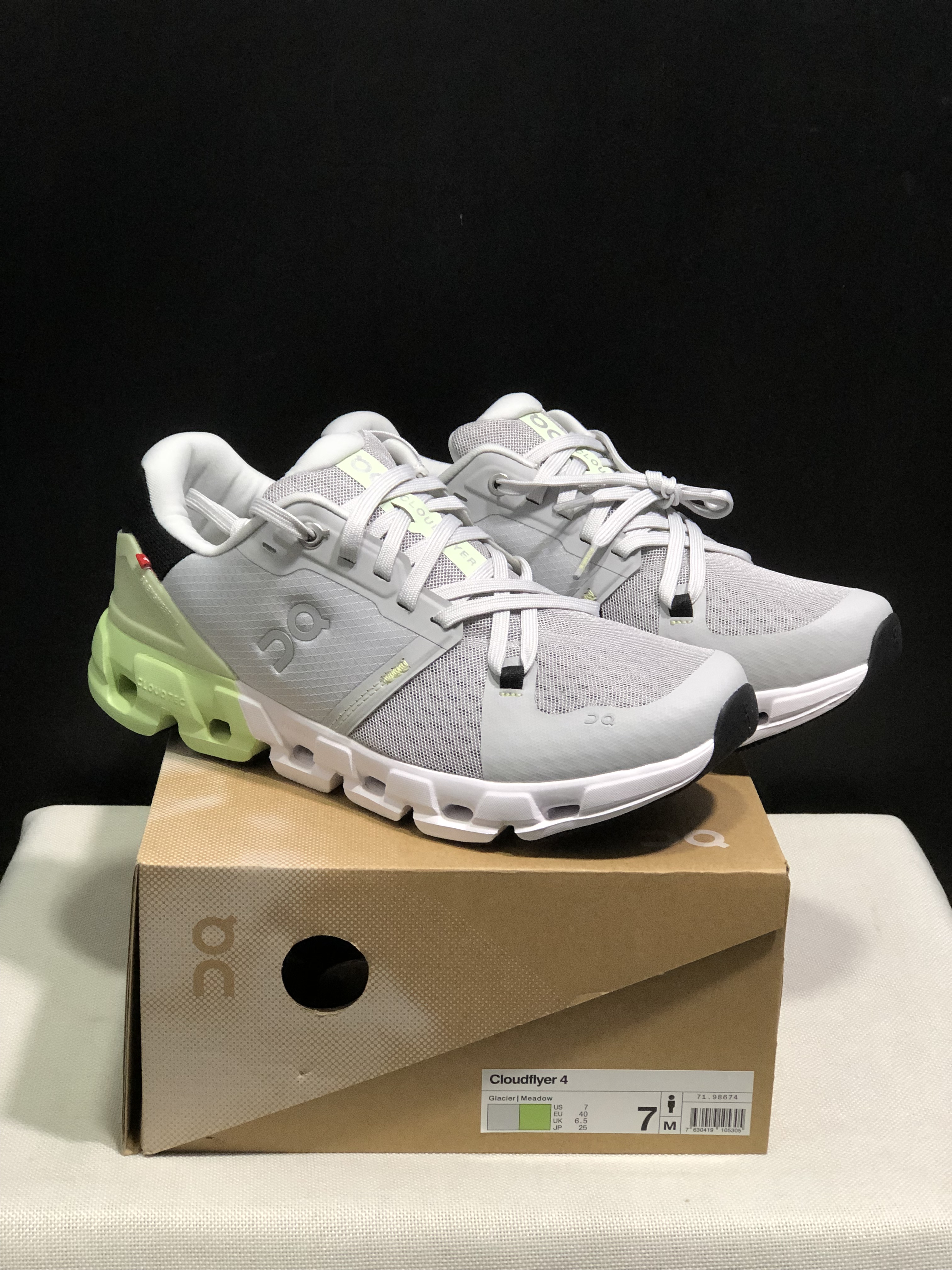 On Running Cloudflow 4 Shock-Absorbing And Wear-Resistant Running Shoes Glacler/Meadow