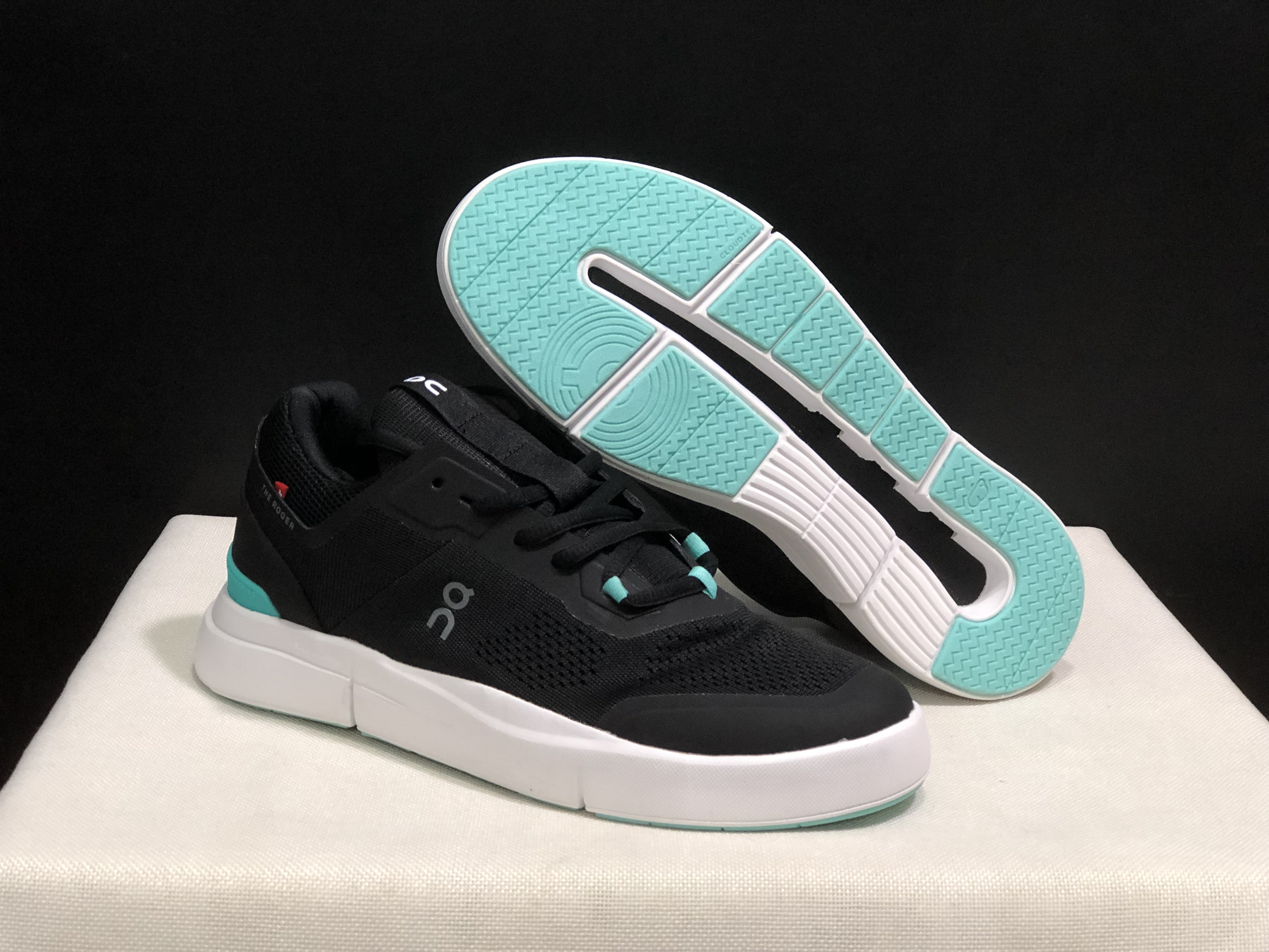 On Running The Roger Spin Breathable Mesh Sneakers Black/Green