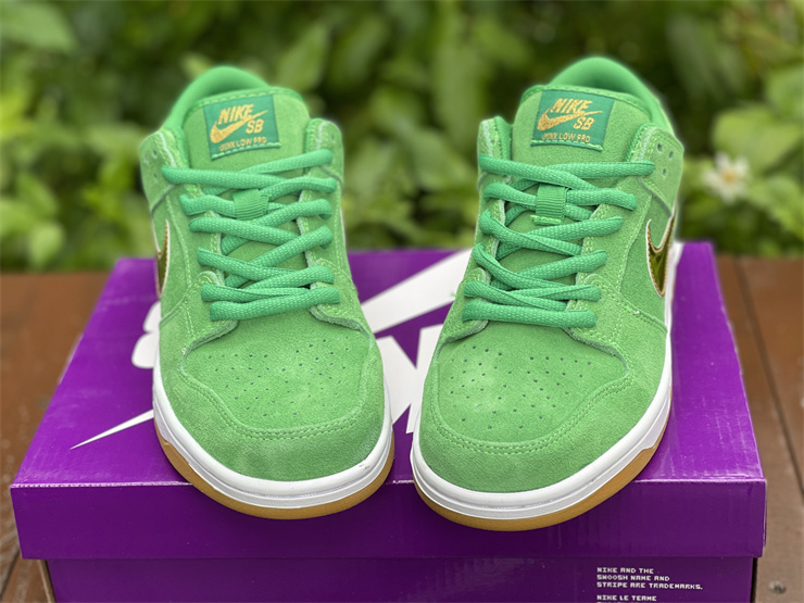 Nike SB Dunk Low Pro St. Patrick's Day 2022 Green Sneakers