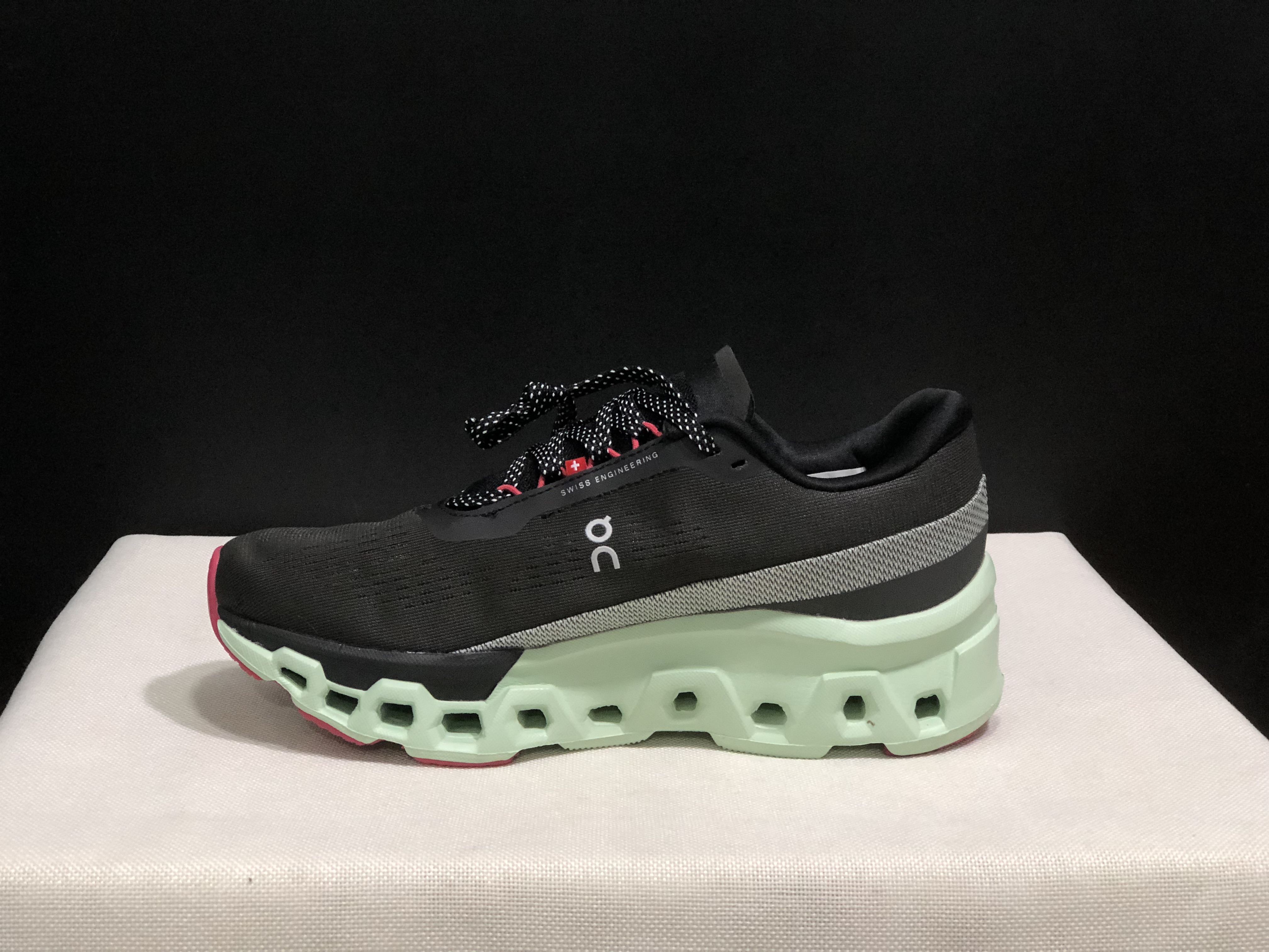 On Running Cloudmonster 2 Shock-Absorbing And Breathable Running Shoes Black/Pale Green