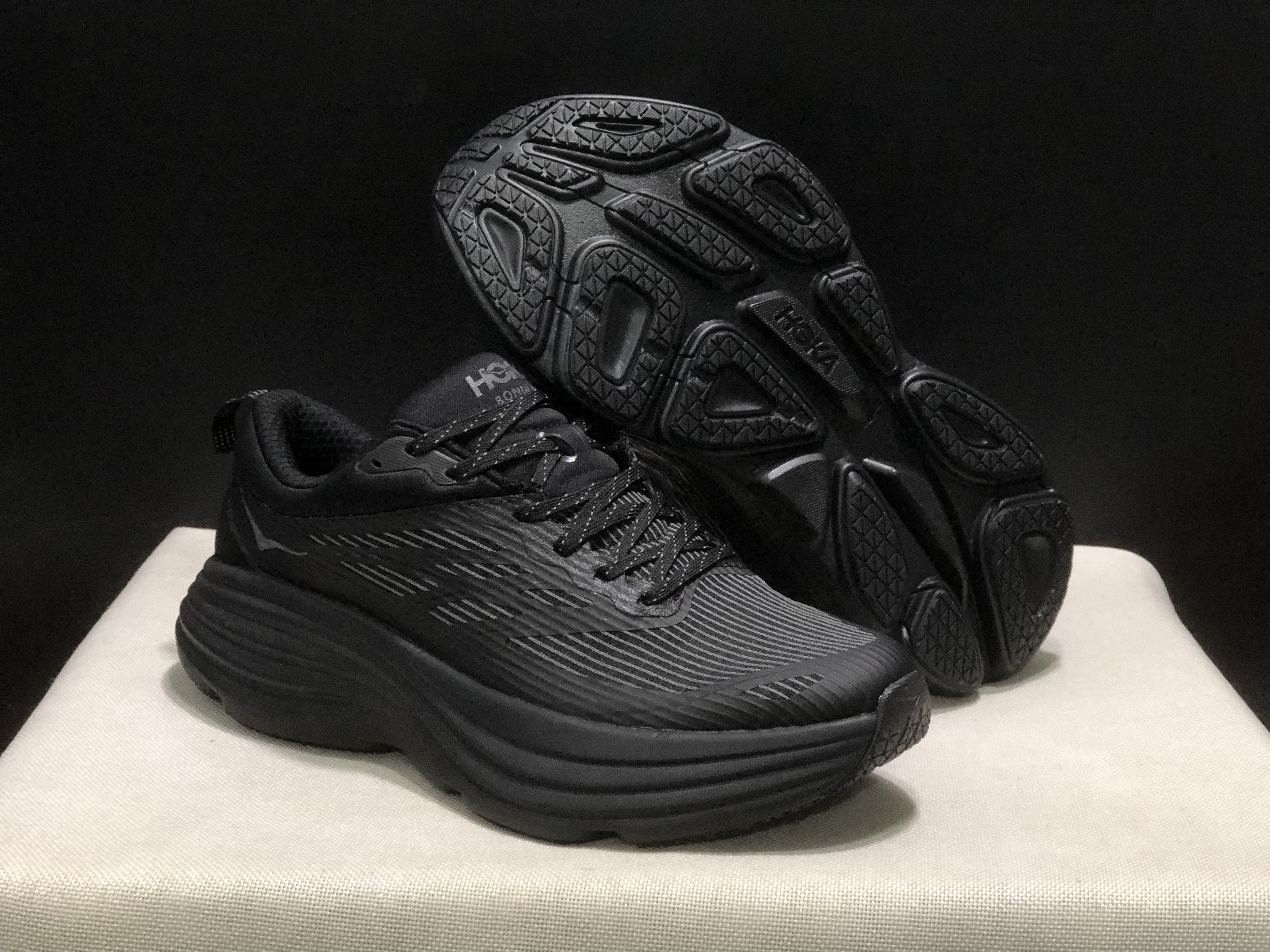 Hoka One One Bondi 8 Breathable Low-top Running Shoes Sneakers Black