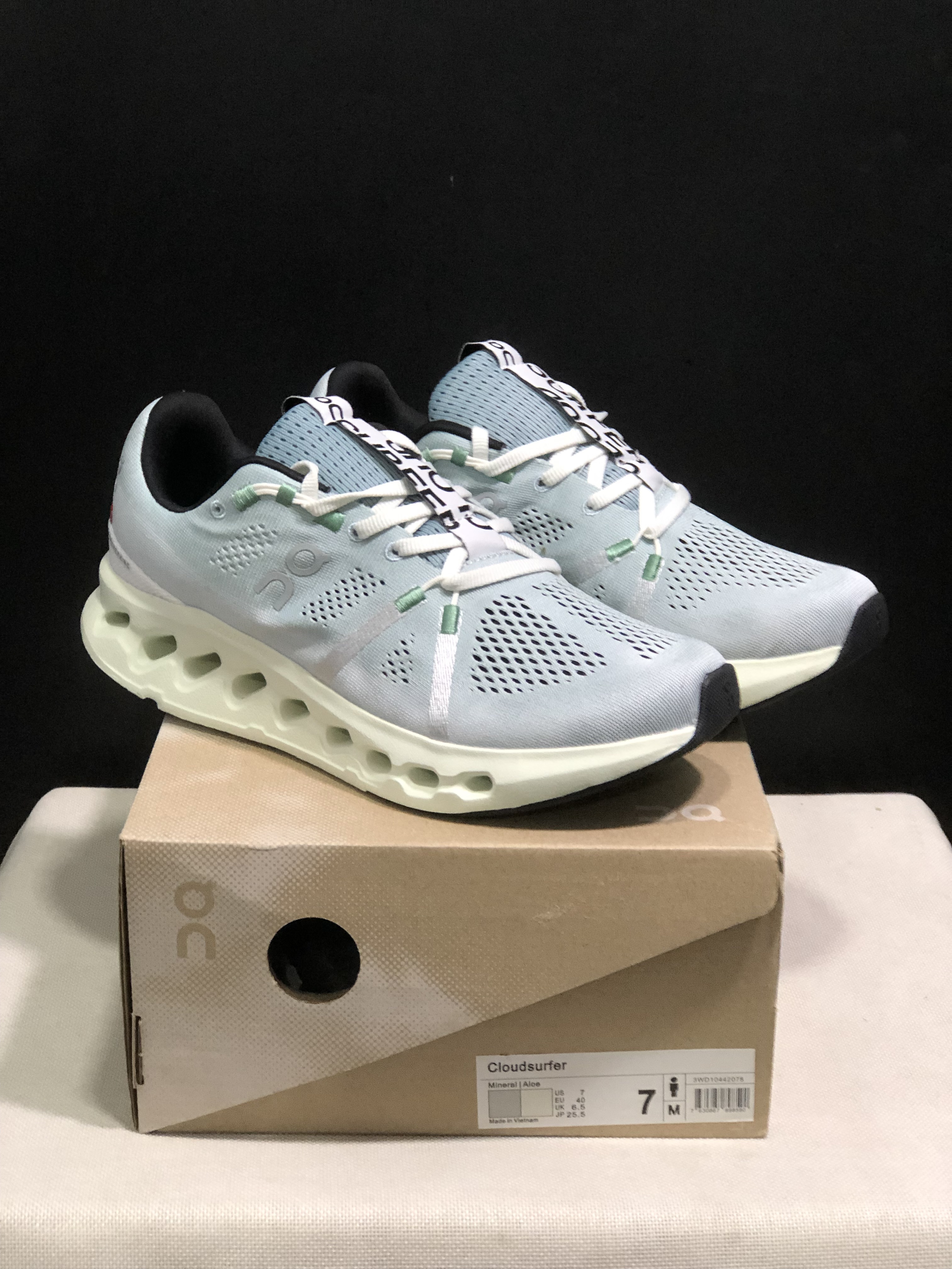 On Running Cloudsurfer Training Anti-Slip Running Shoes Mineral/Aloe