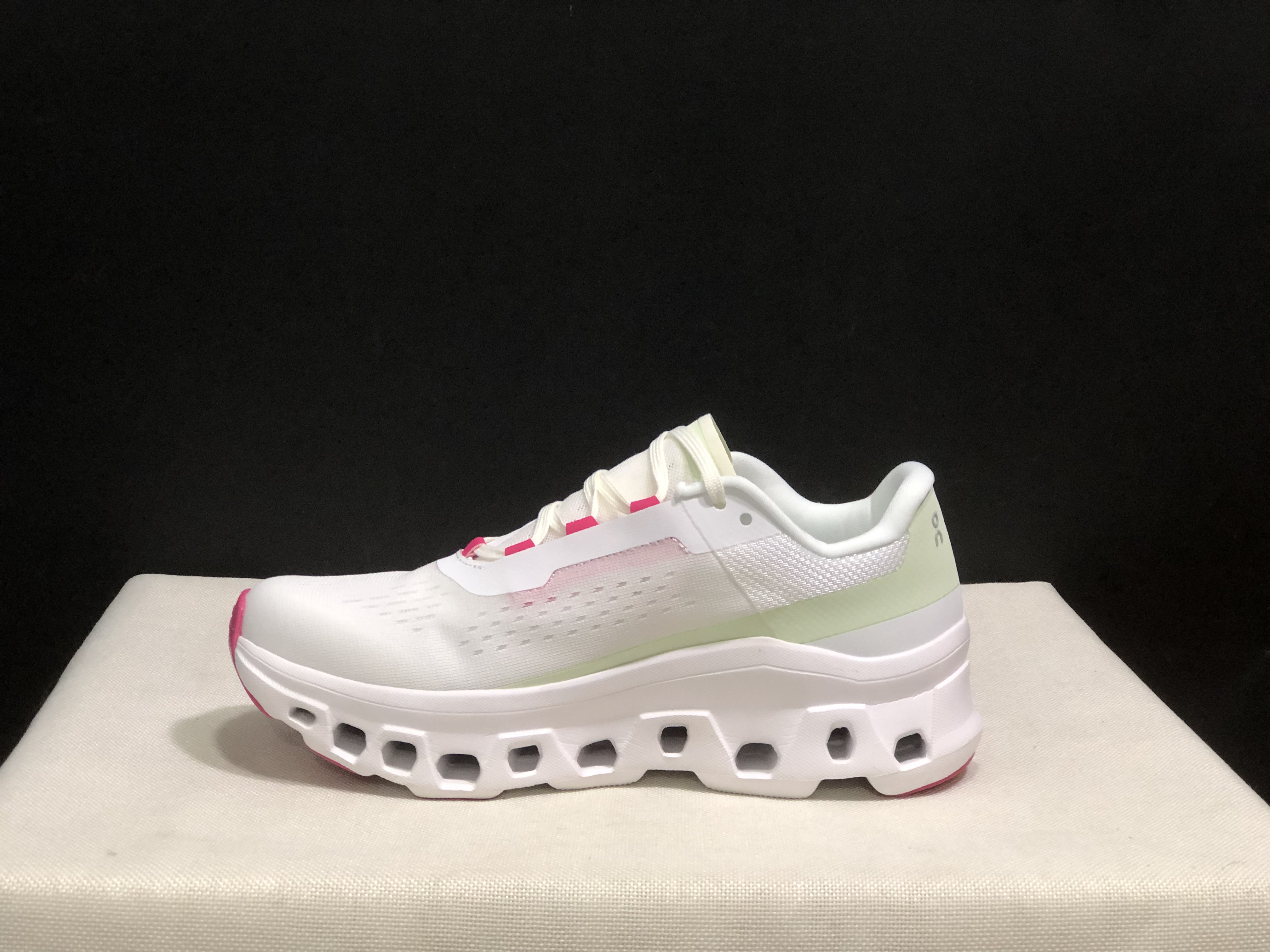 On Running Cloudmonster Anti-Slip Running Shoes White/Lima