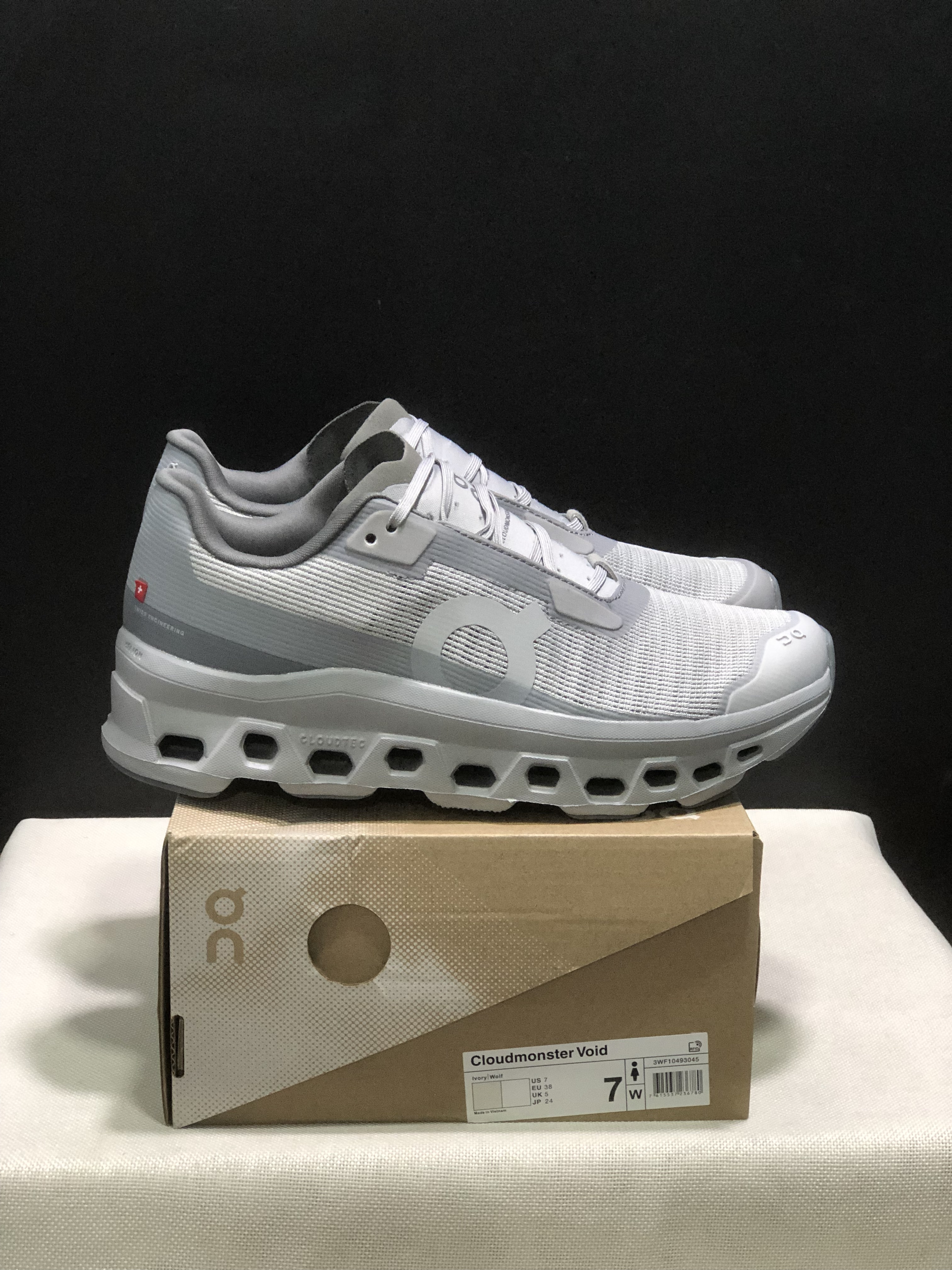On Running Cloudmonster Void 1 M Casual Running Shoes Light Grey