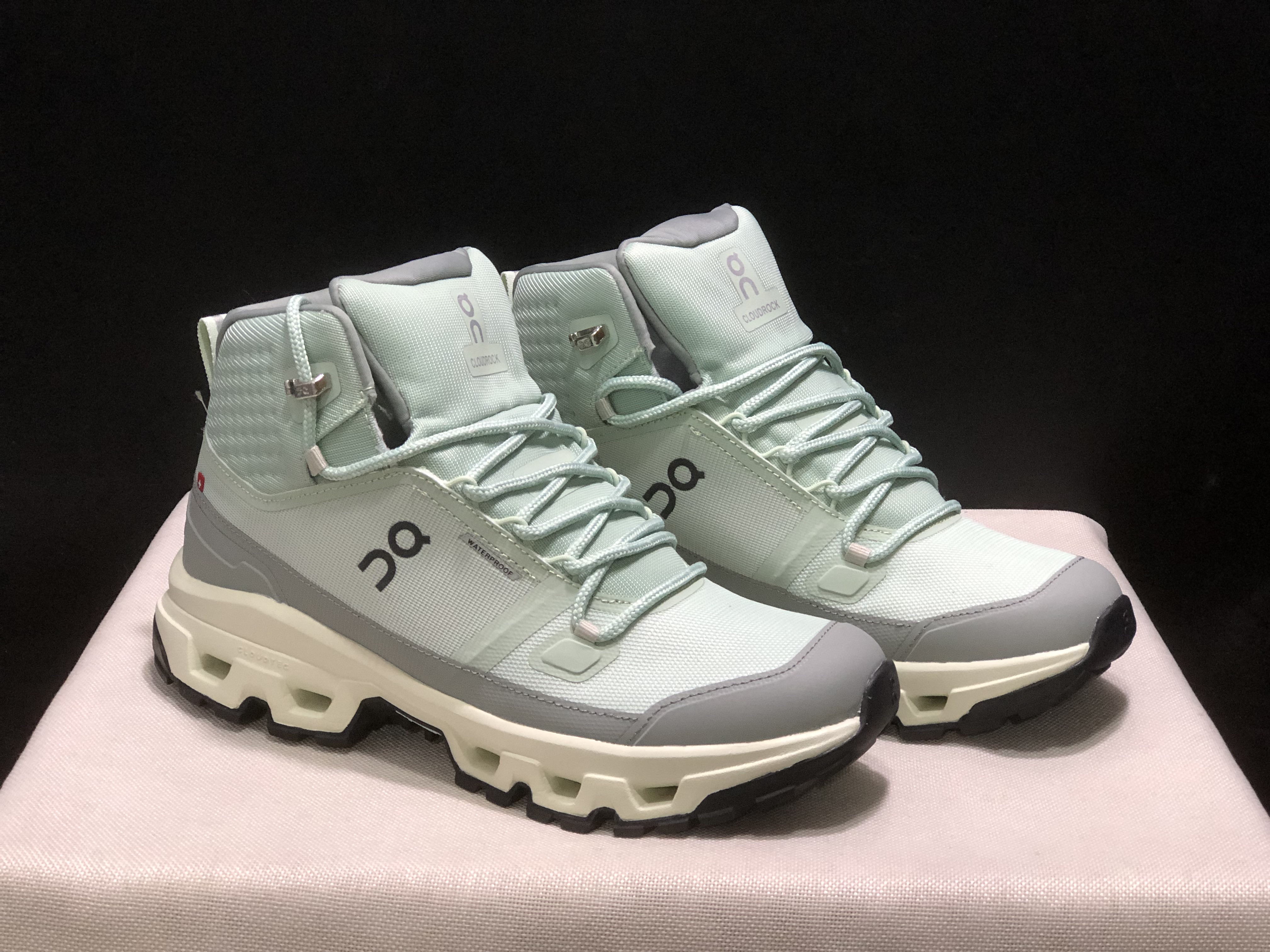 On Running Cloudrock Mid WP High-Top Hiking Shoes Mineral/Aloe