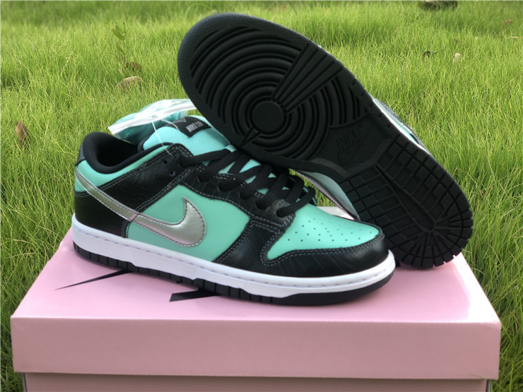 Nike SB Dunk Low Pro x Diamond Supply Co. Tiffany Blue Sneakers