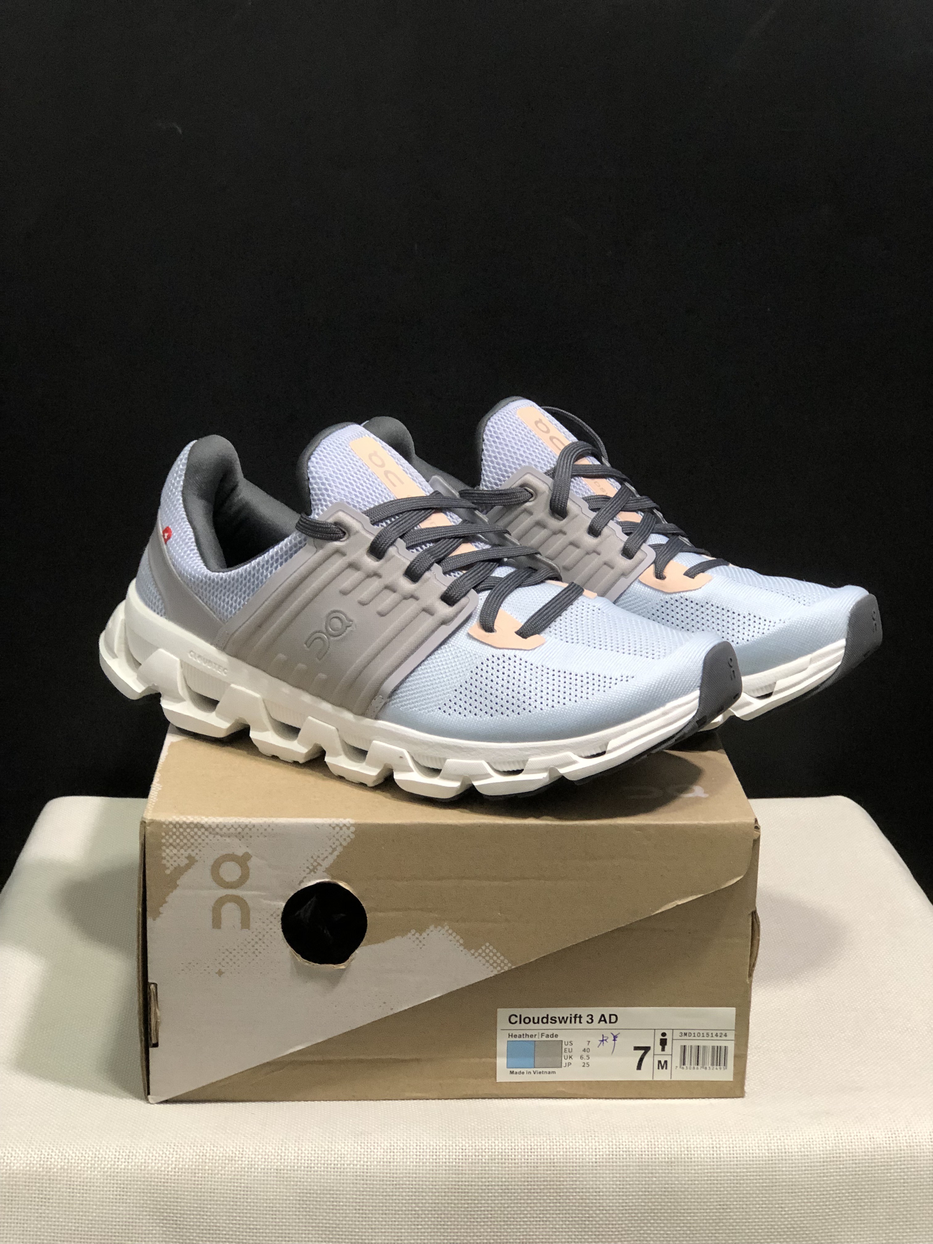 On Running Cloudswift 3 Trendy And Comfortable Running Shoes Heather/Fade