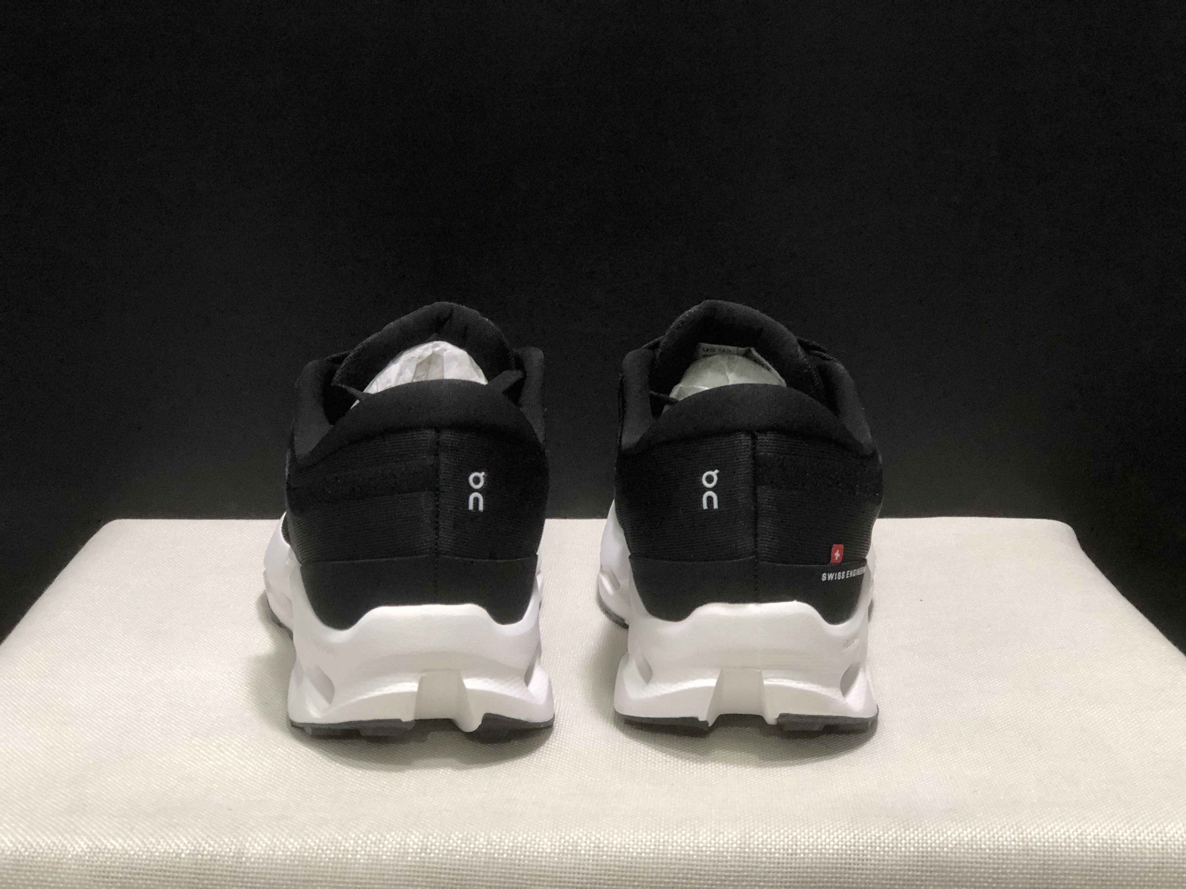 On Running Cloudsurfer 2 Casual Running Shoes Black/White