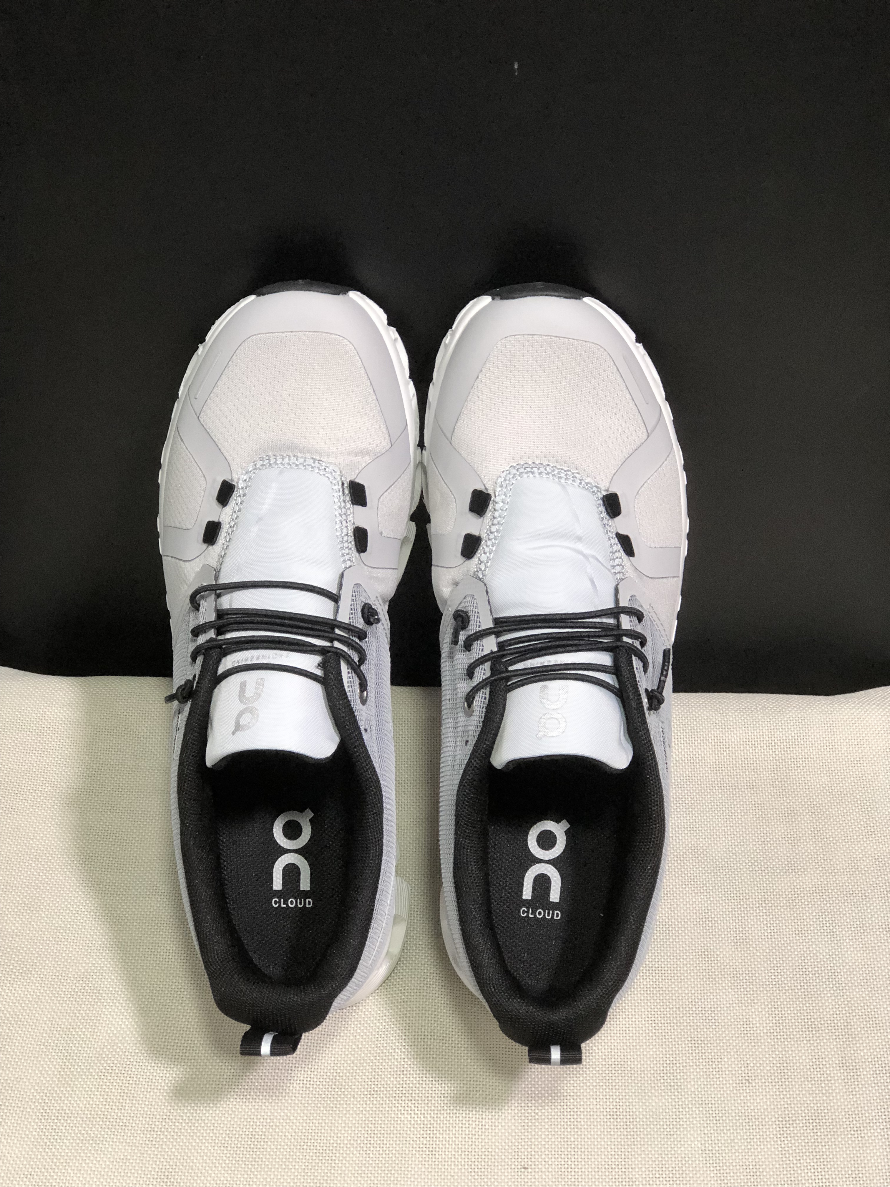 On Running Cloud 5 Lightweight Running Shoes Grey