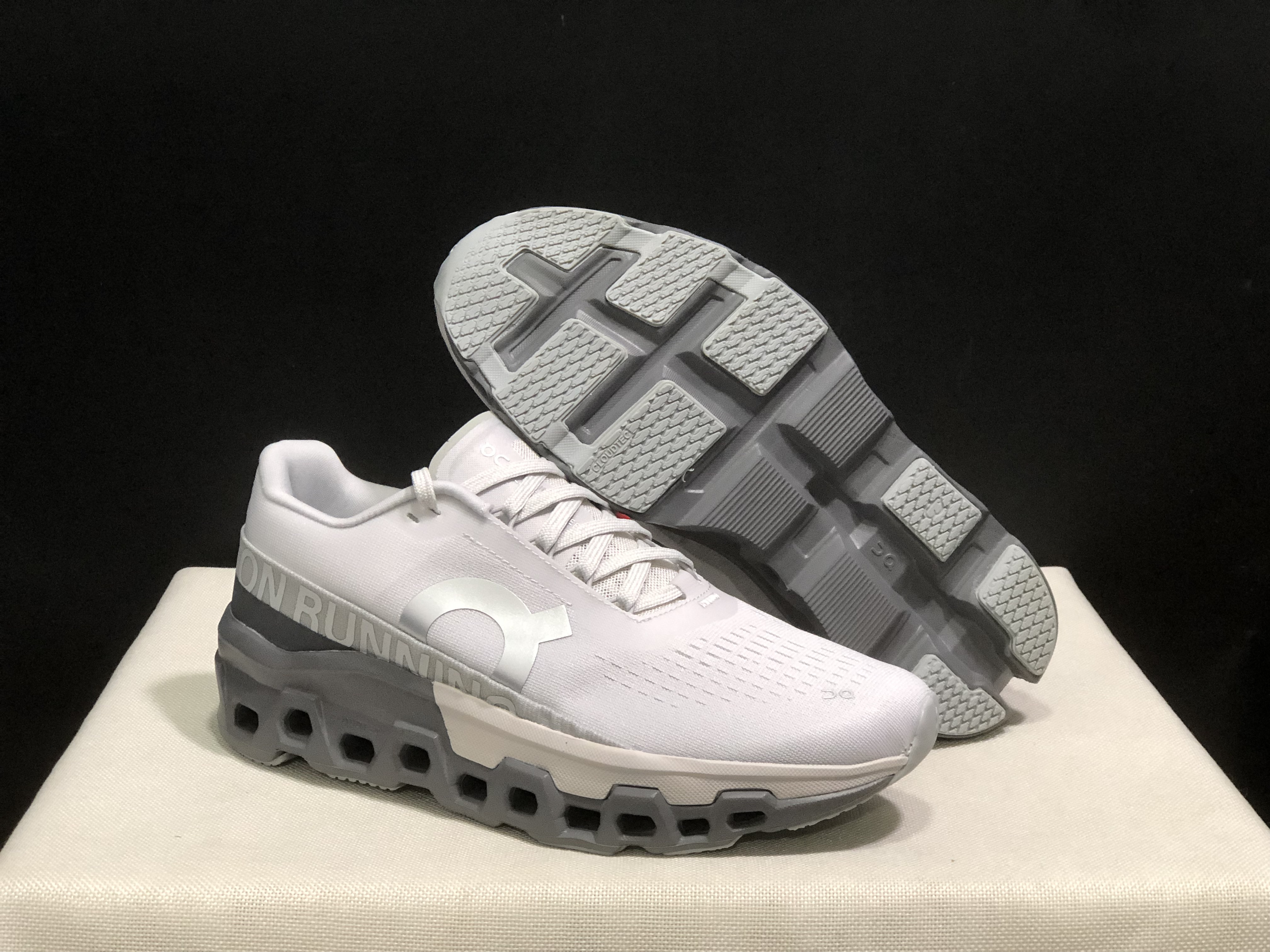 On Running Cloudmonster 2 Shock-Absorbing And Breathable Running Shoes Light Grey